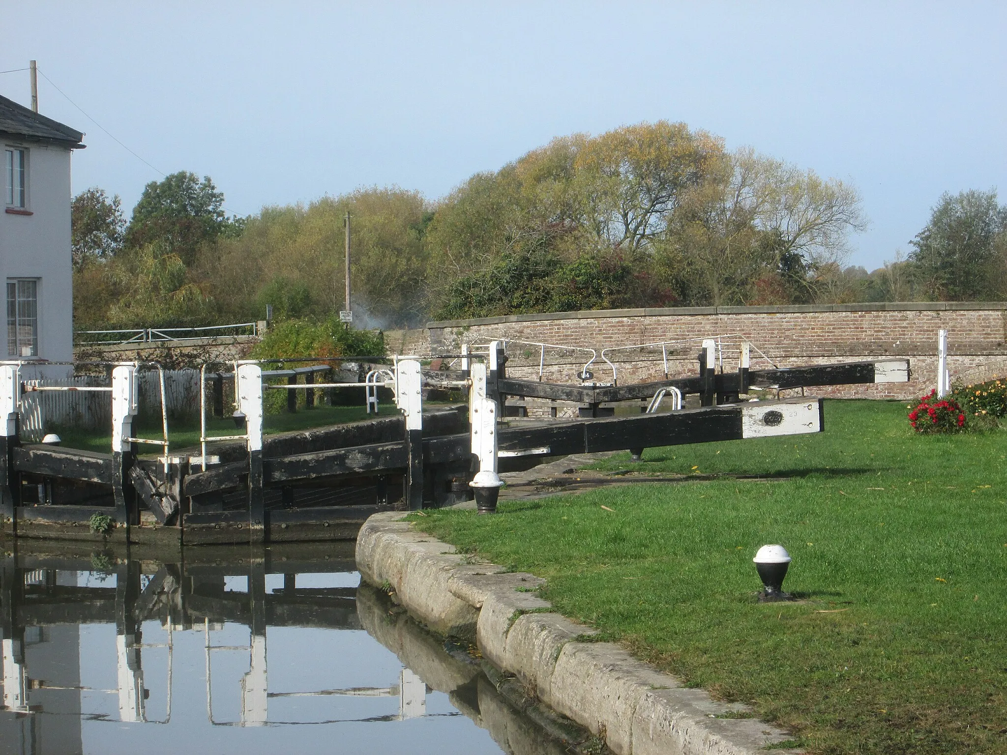 Photo showing: At Stoke Hammond Lock