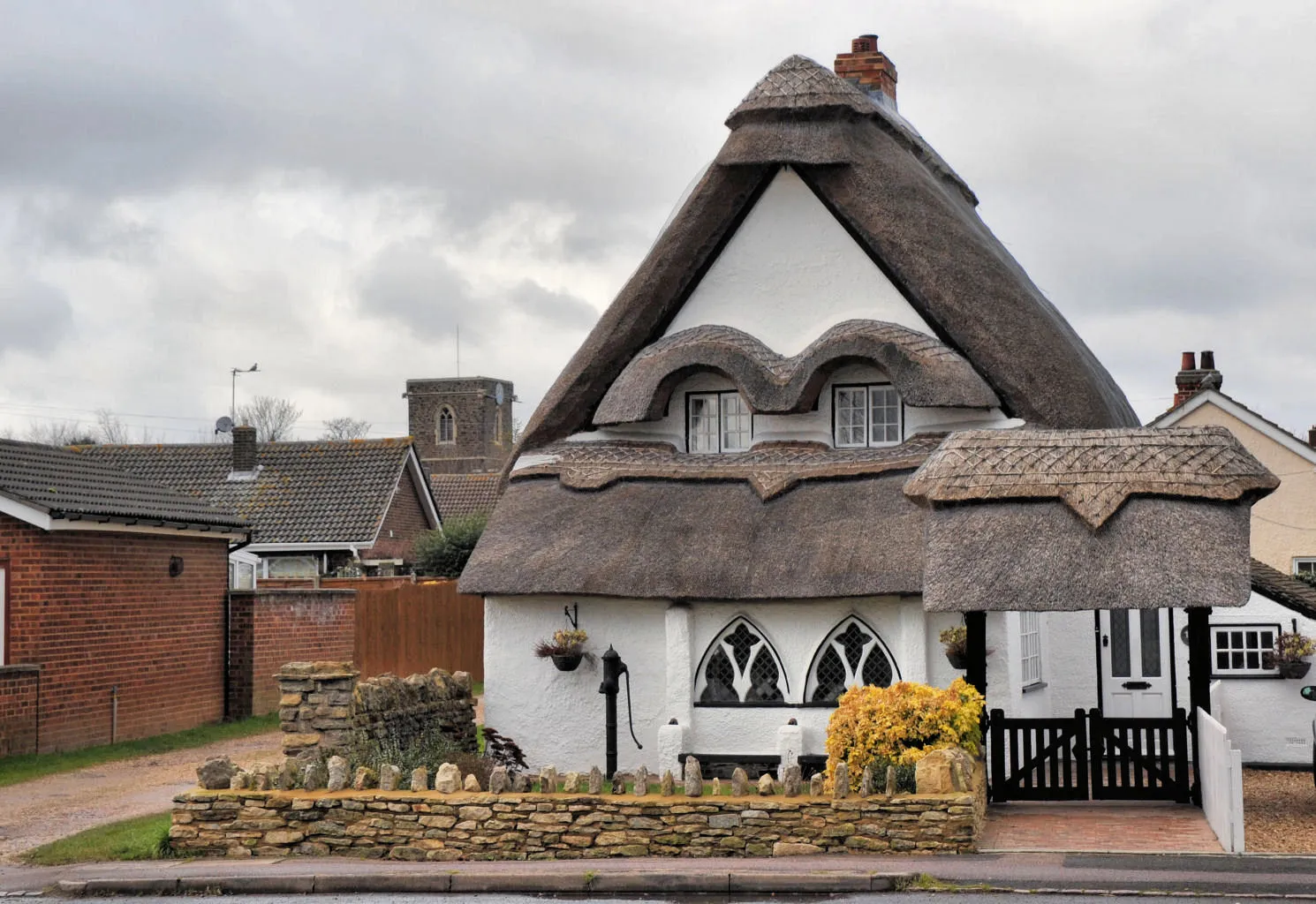 Photo showing: This is a photo of listed building number 1114205.