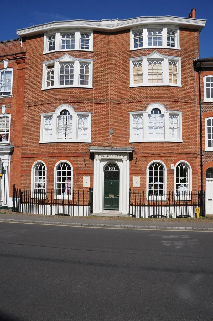 Photo showing: This is a photo of listed building number 1157972.