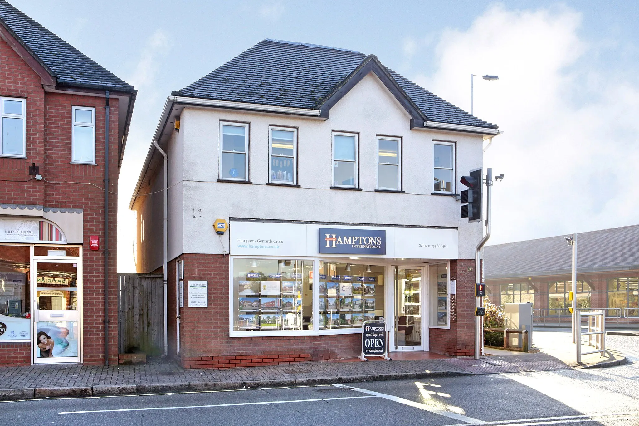 Photo showing: Hamptons International Sales store front in Gerrards Cross