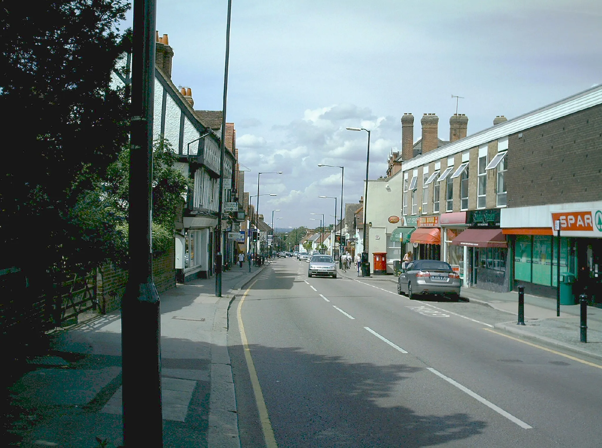 Photo showing: High Street, Bushey, Hertfordshire, England