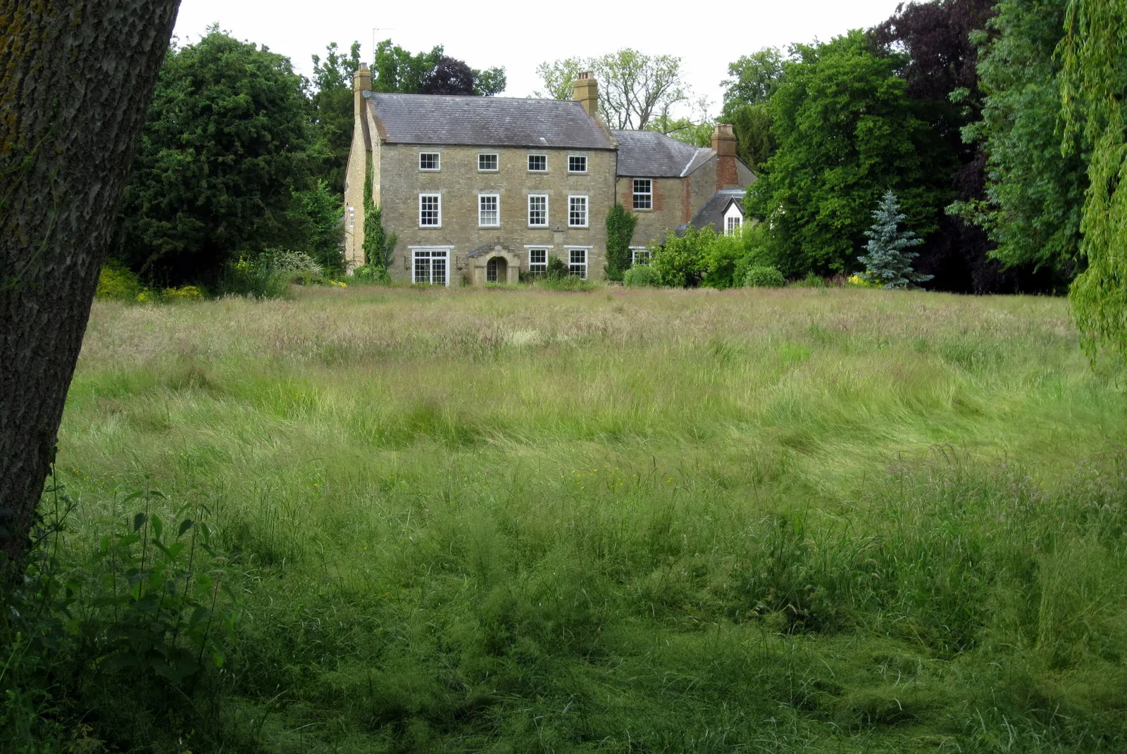 Photo showing: Church view house