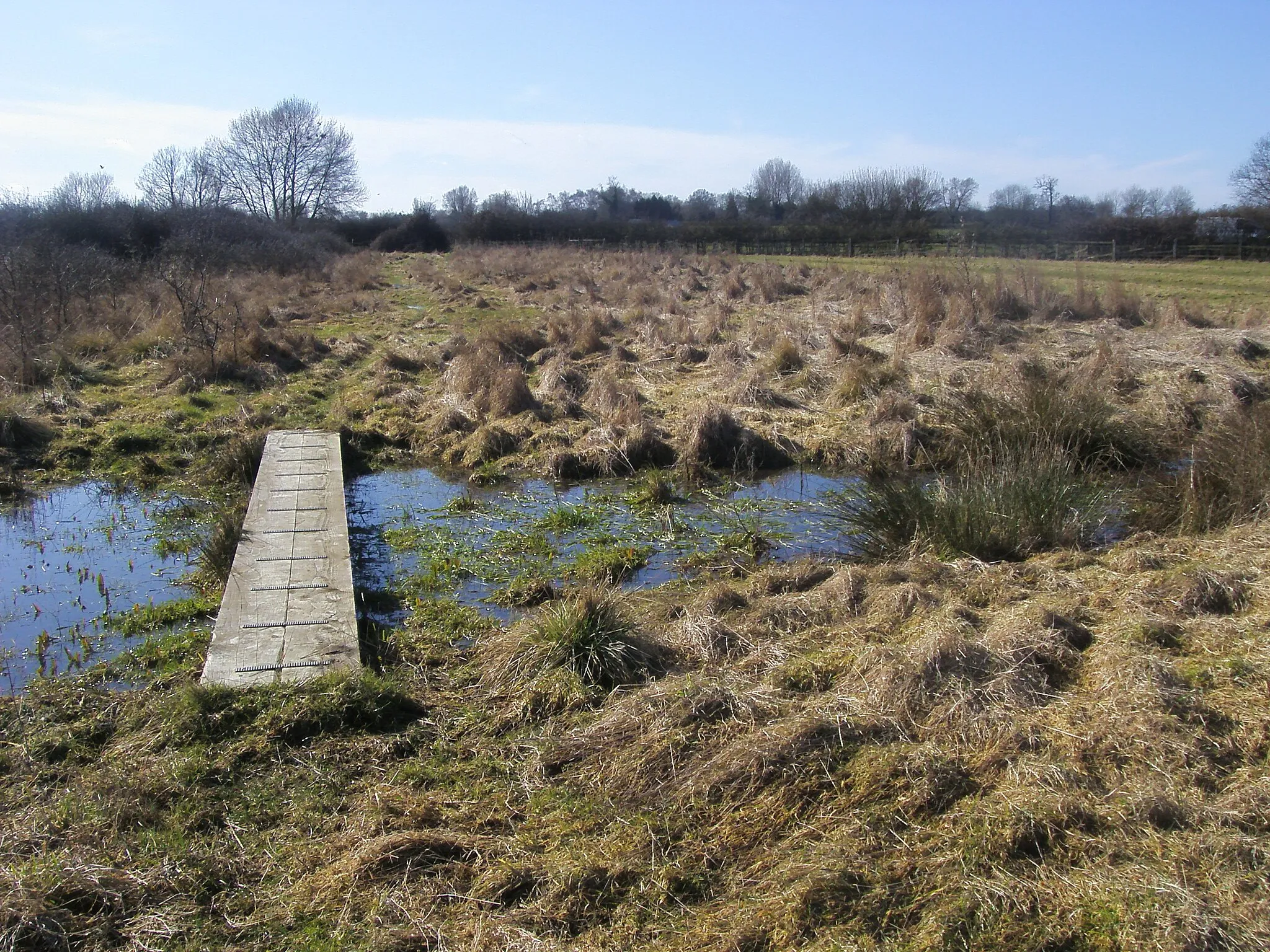 Photo showing: Footpath to A418 Footpath from Hulcott lane to A418