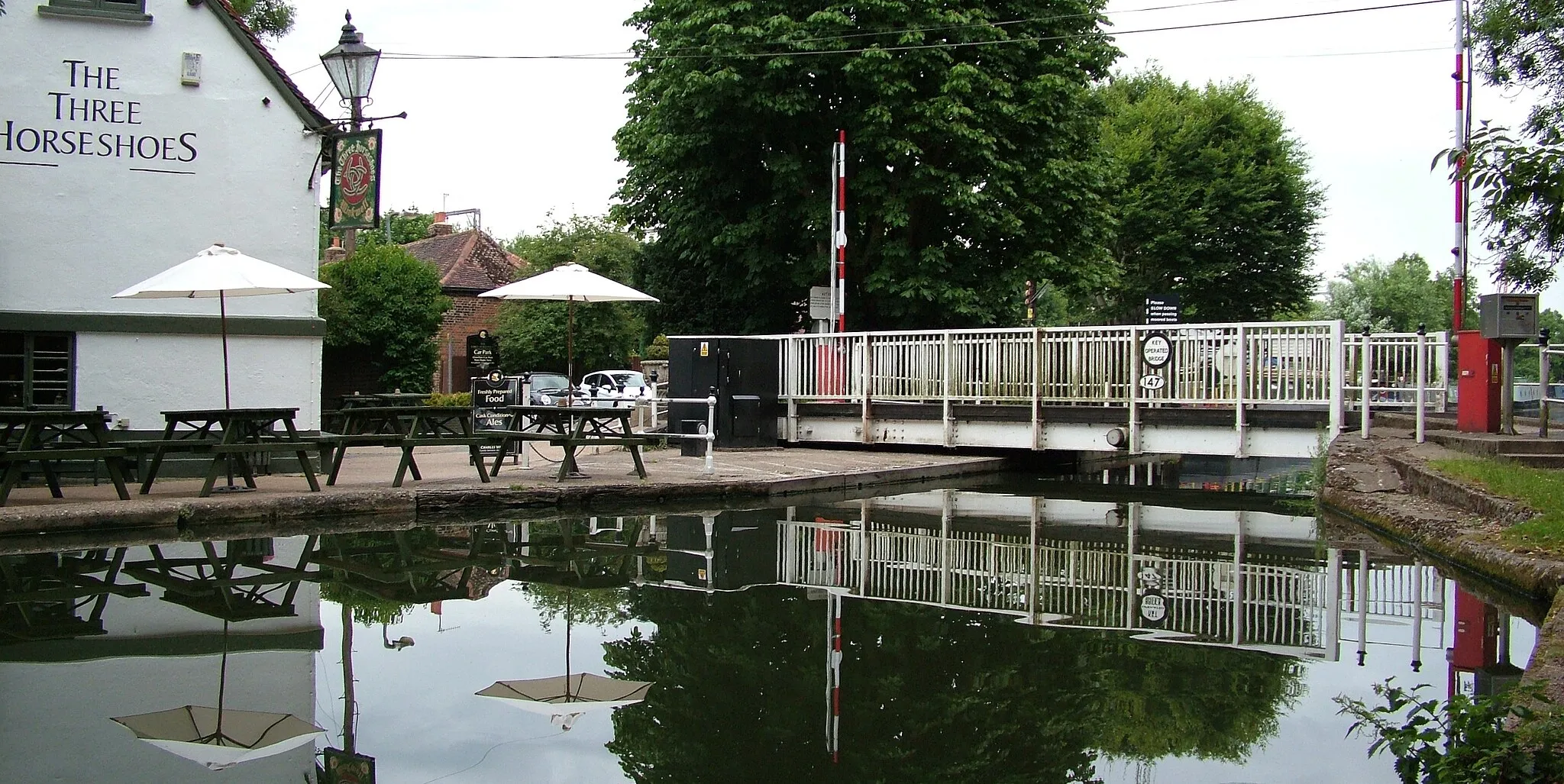 Photo showing: Grand Union Canal Winkwell Swing Bridge 147