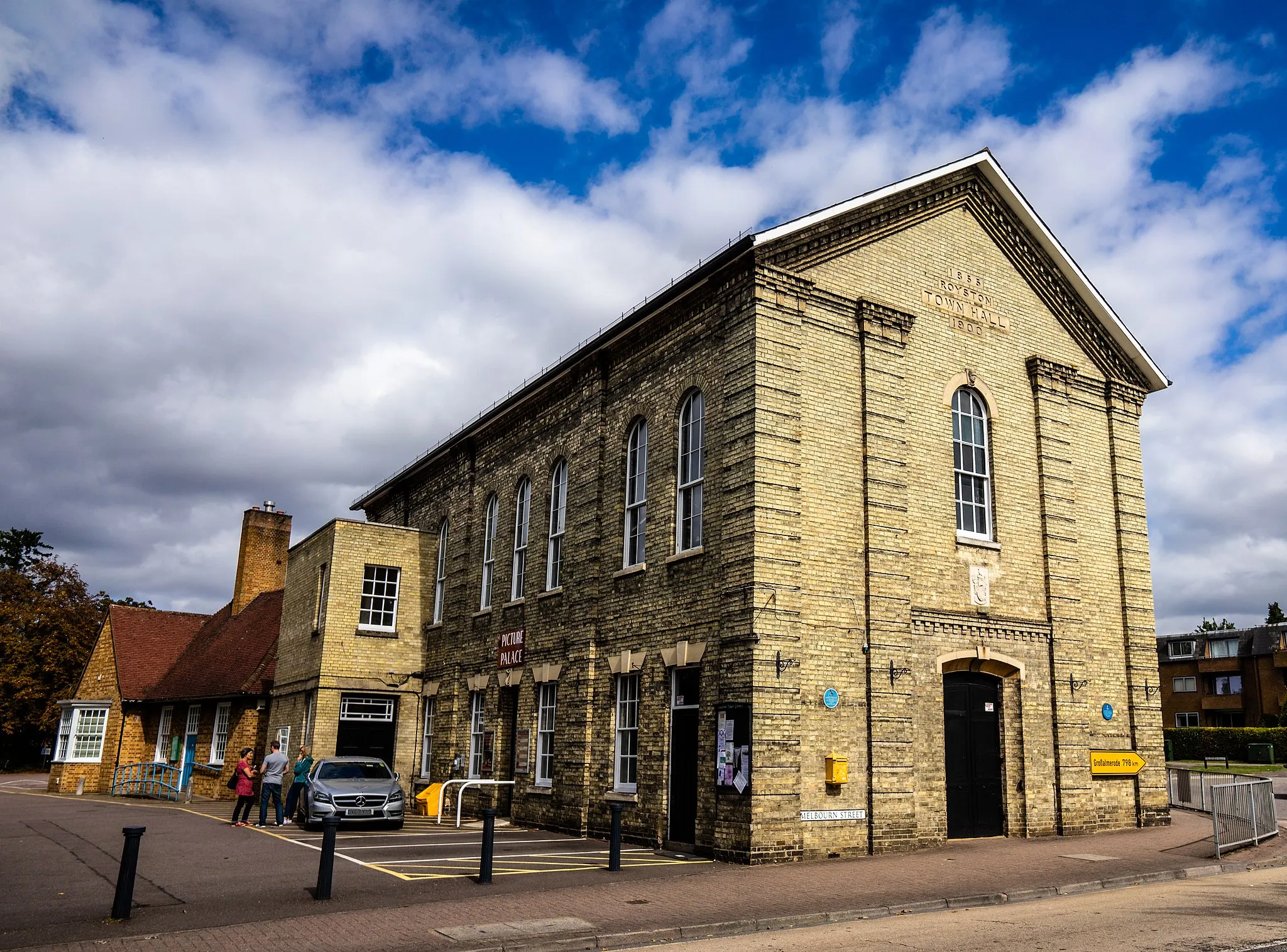 Photo showing: Royston Picture Palace