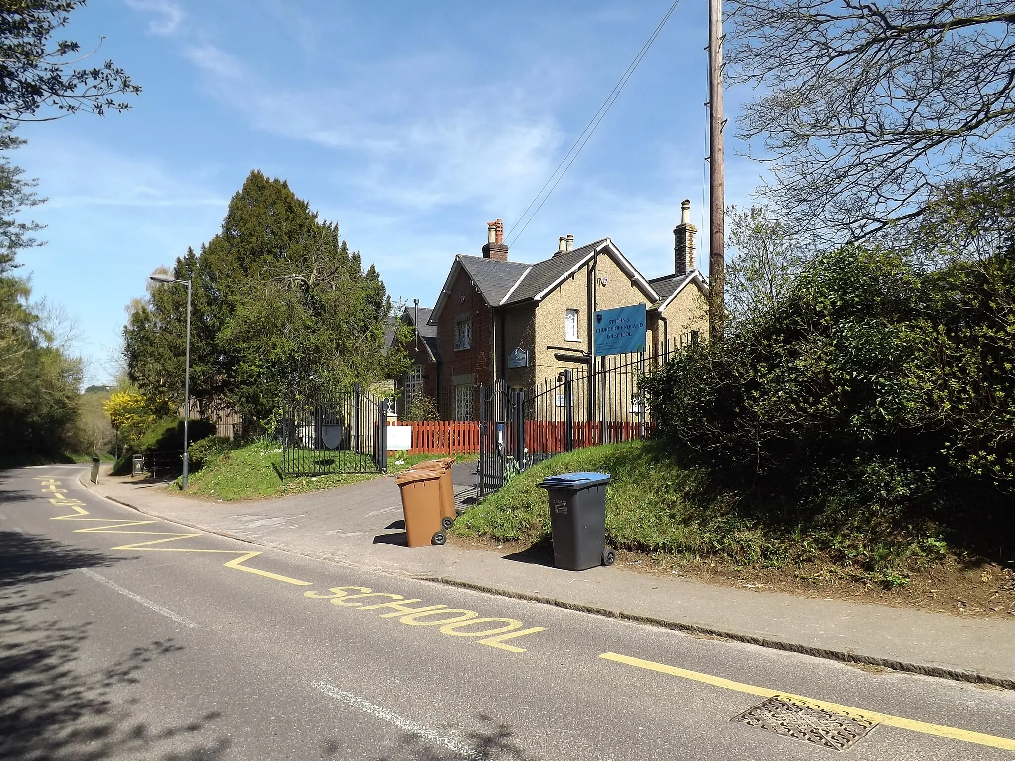 Photo showing: St.John's Church of England School, Lemsford