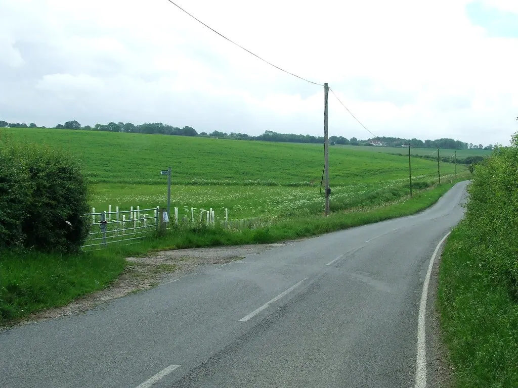 Photo showing: Country Road With Footpath Off