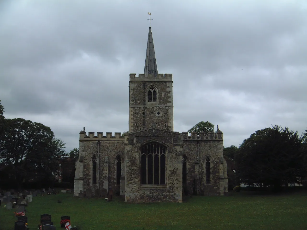 Photo showing: Photograph of Church of St Mary at Ivinghoe, Buckinghamshire ca. 2000.