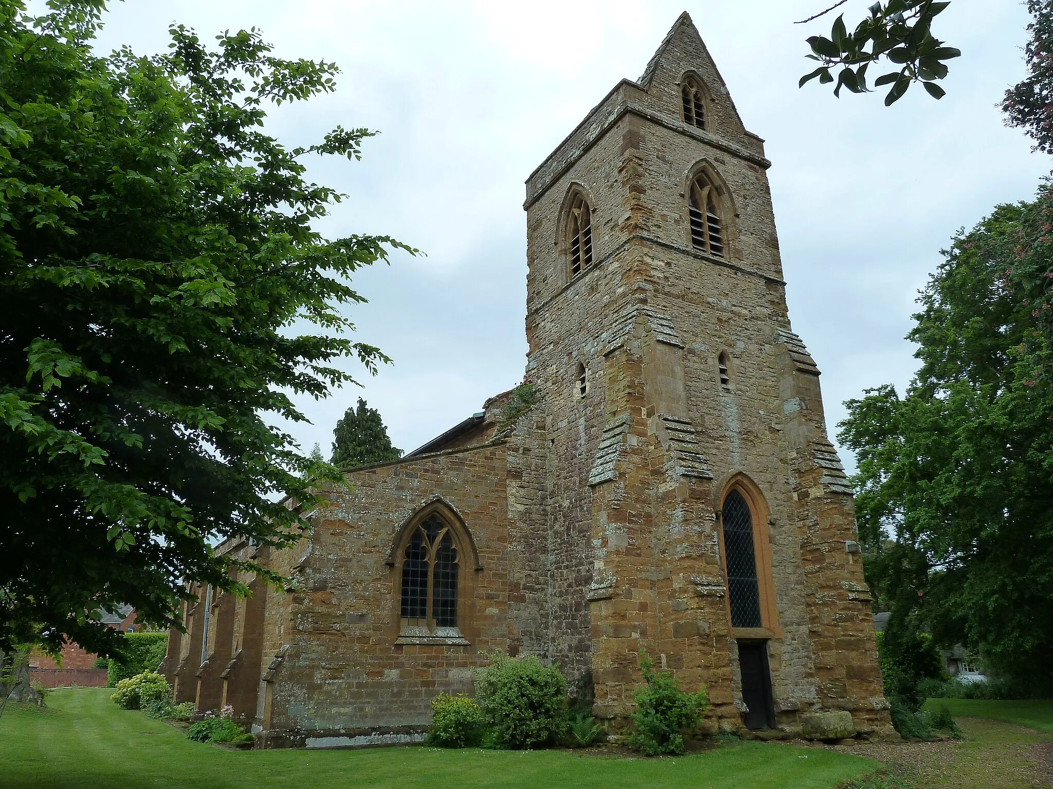 Photo showing: Church of St Peter and St Paul, Rothersthorpe