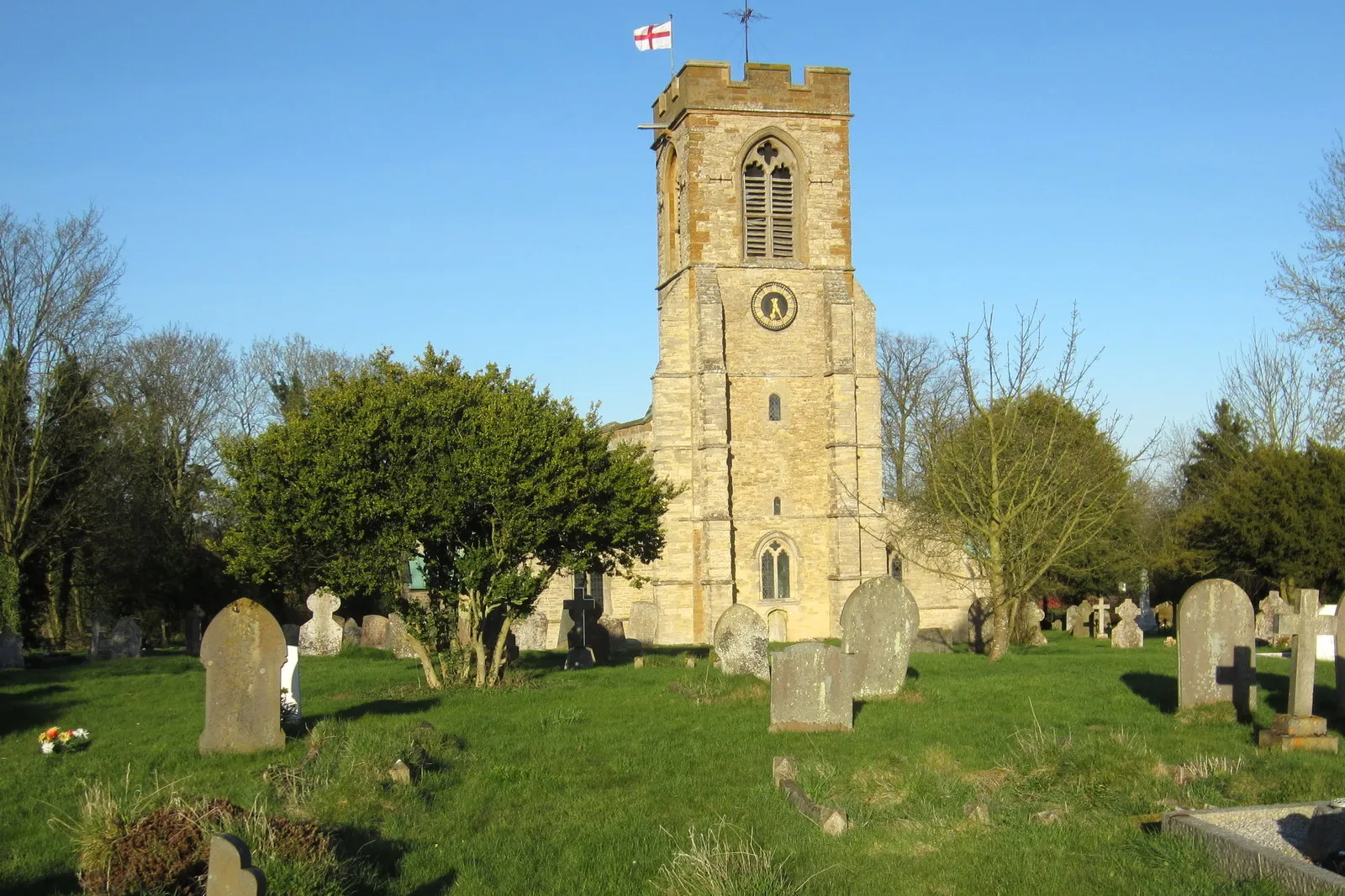Photo showing: St Mary the Virgin parish church, Stoke Bruerne, Northamptonshire, seen from the west