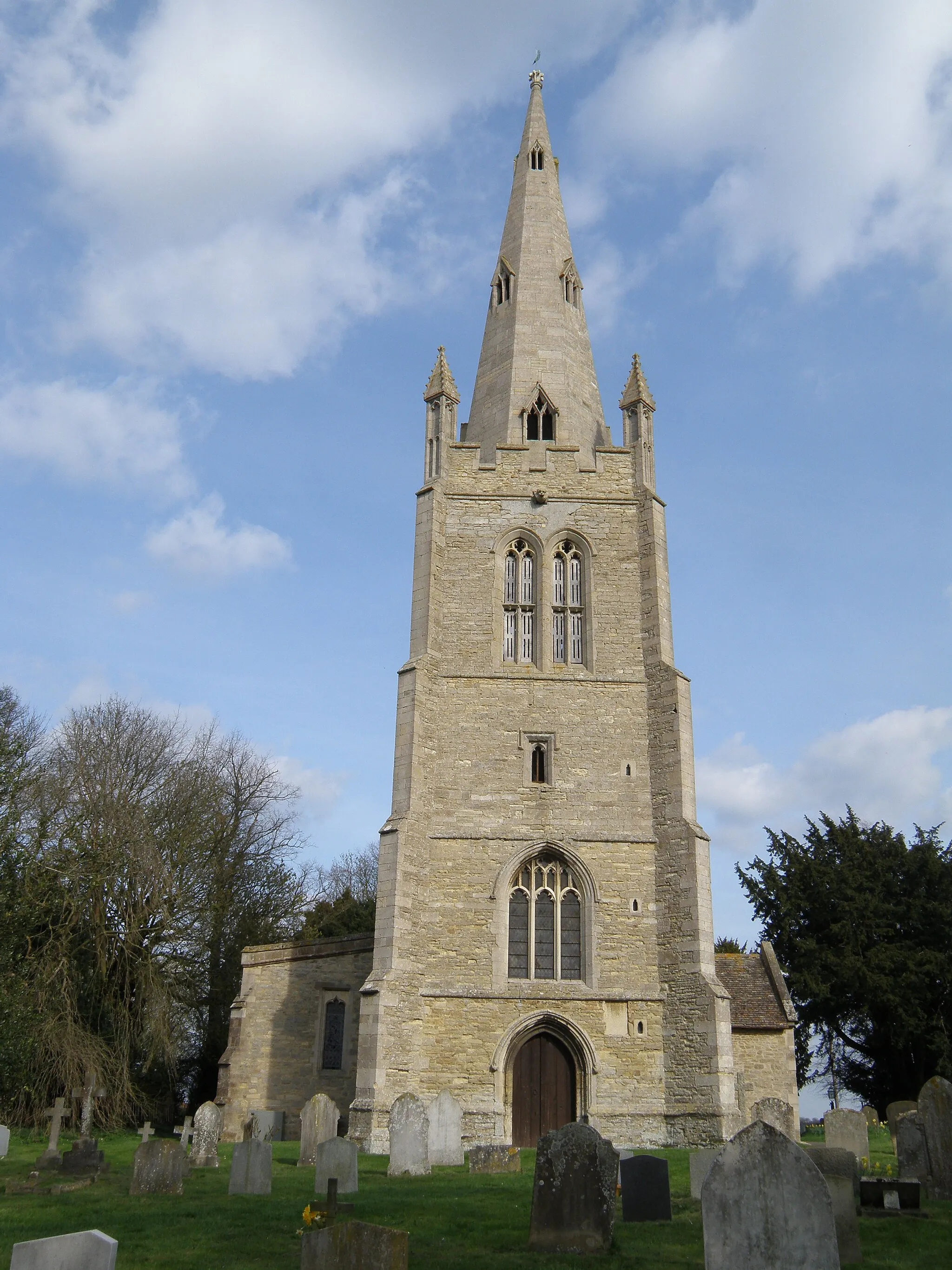 Photo showing: St Mary's, Keysoe Western elevation of the spire of St Mary's at Keysoe.