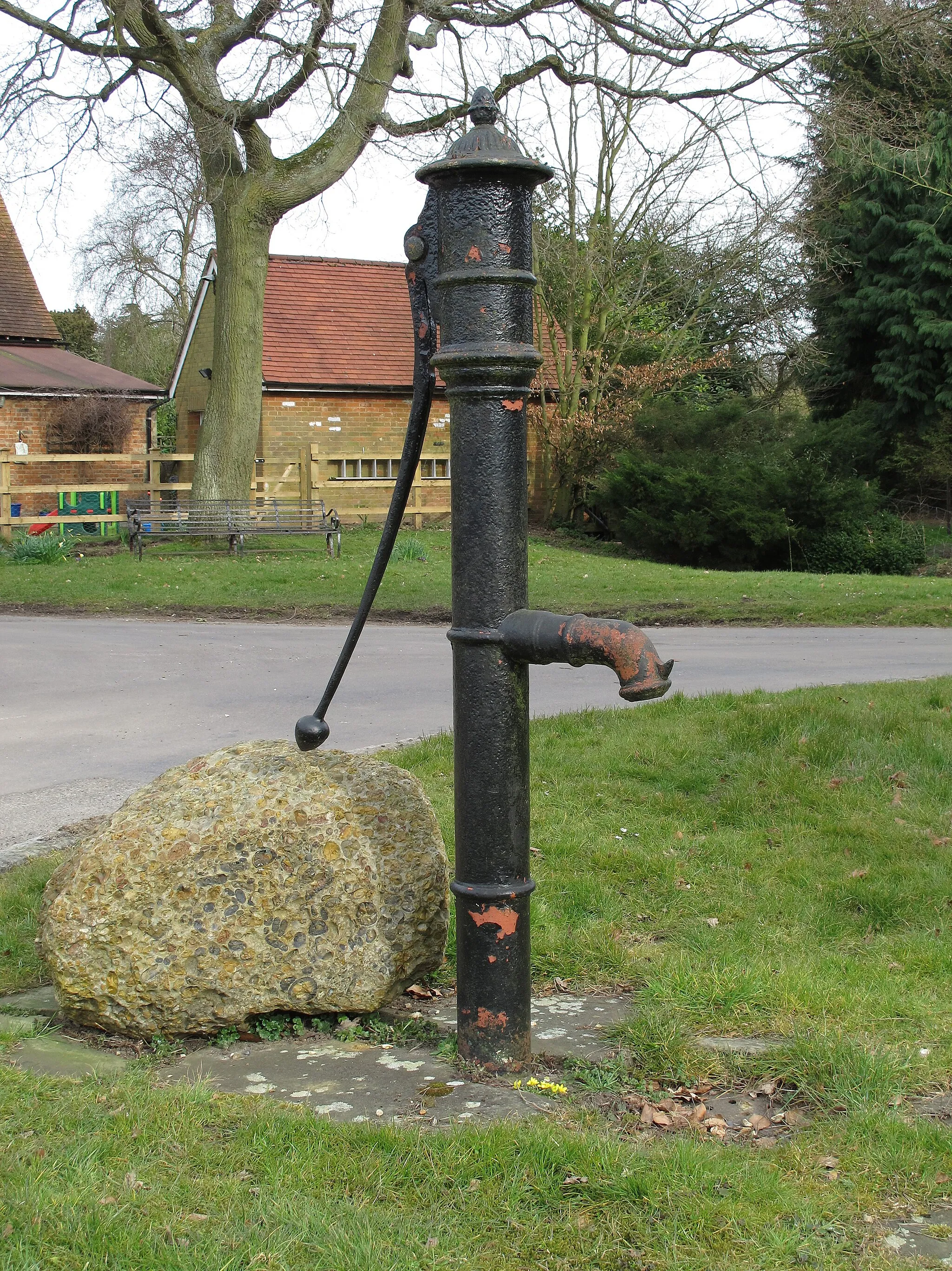Photo showing: Ugley Green Water-pump