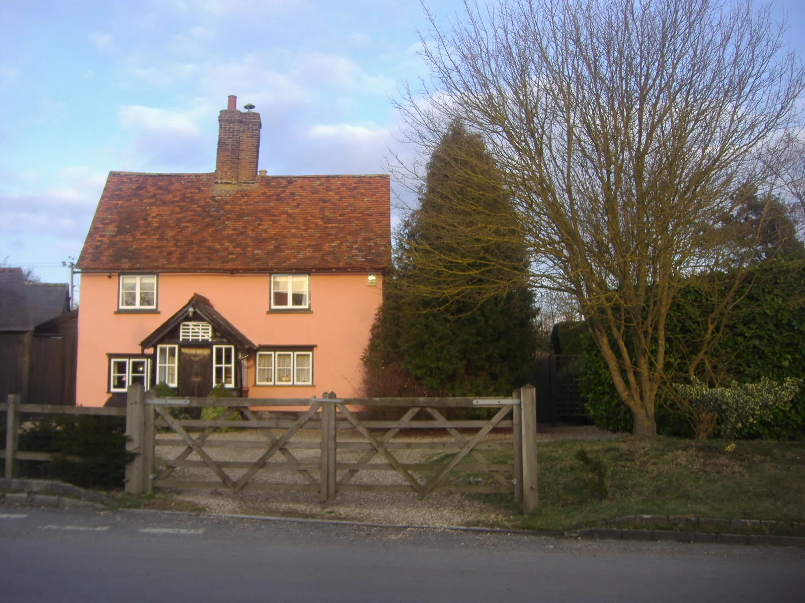 Photo showing: Cottage on Whempstead Lane
