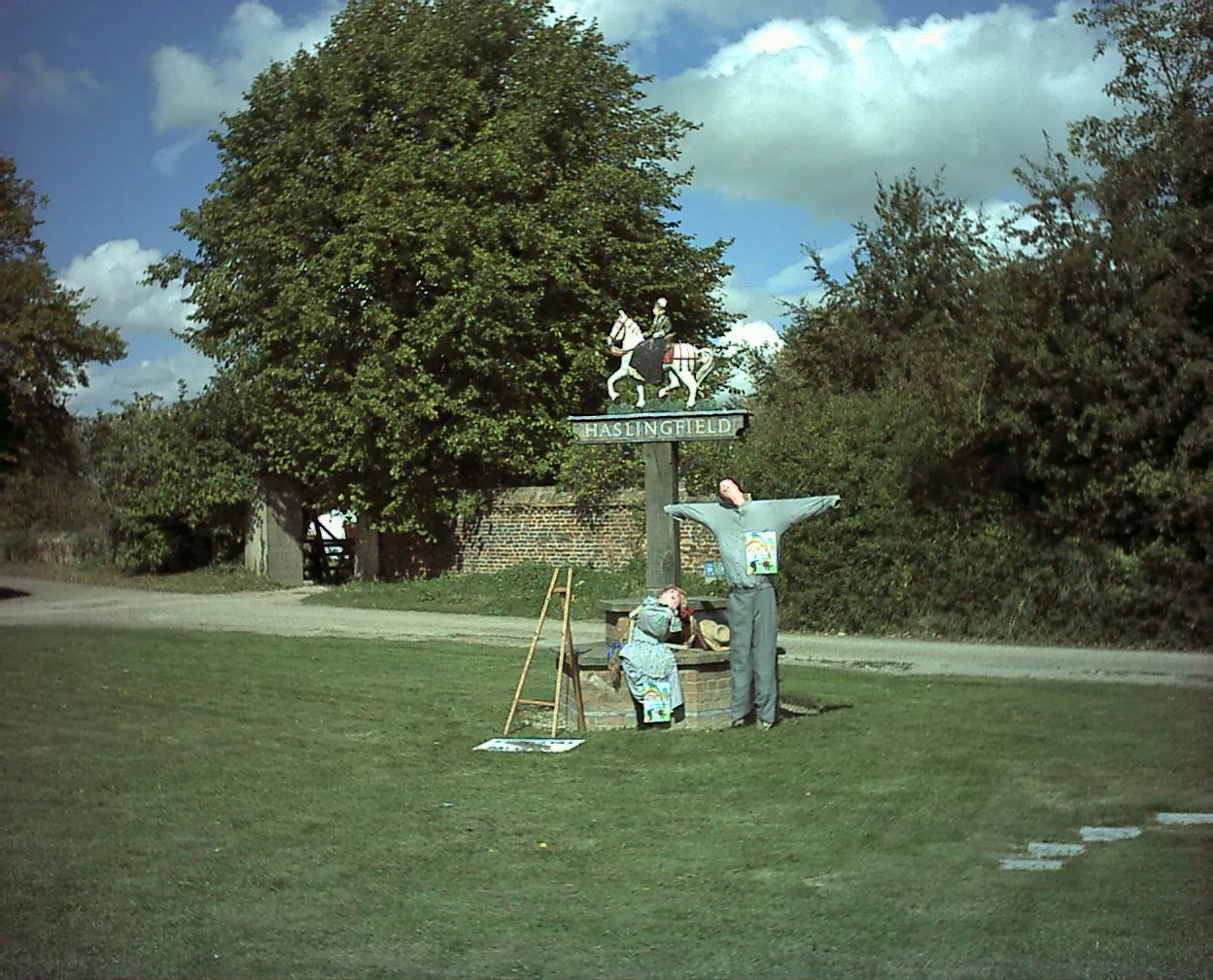 Photo showing: Scarecrow Festival, Haslingfield, Cambridgeshire