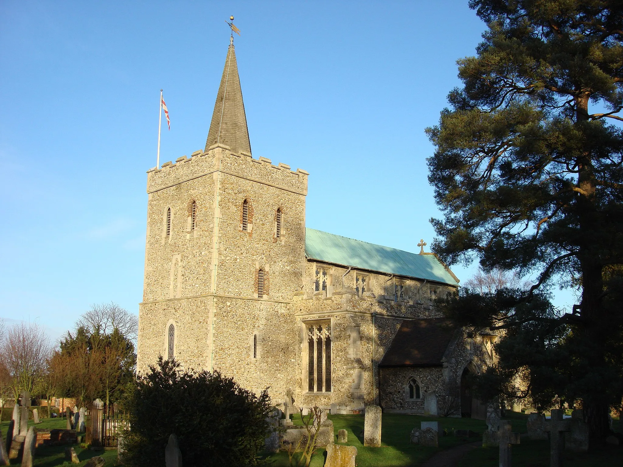 Photo showing: The church of St. Mary the Virgin, Great Bardfield.
This church has a medieval stone rood screen between the nave and chancel.

The church can be found next to the Braintree Road.