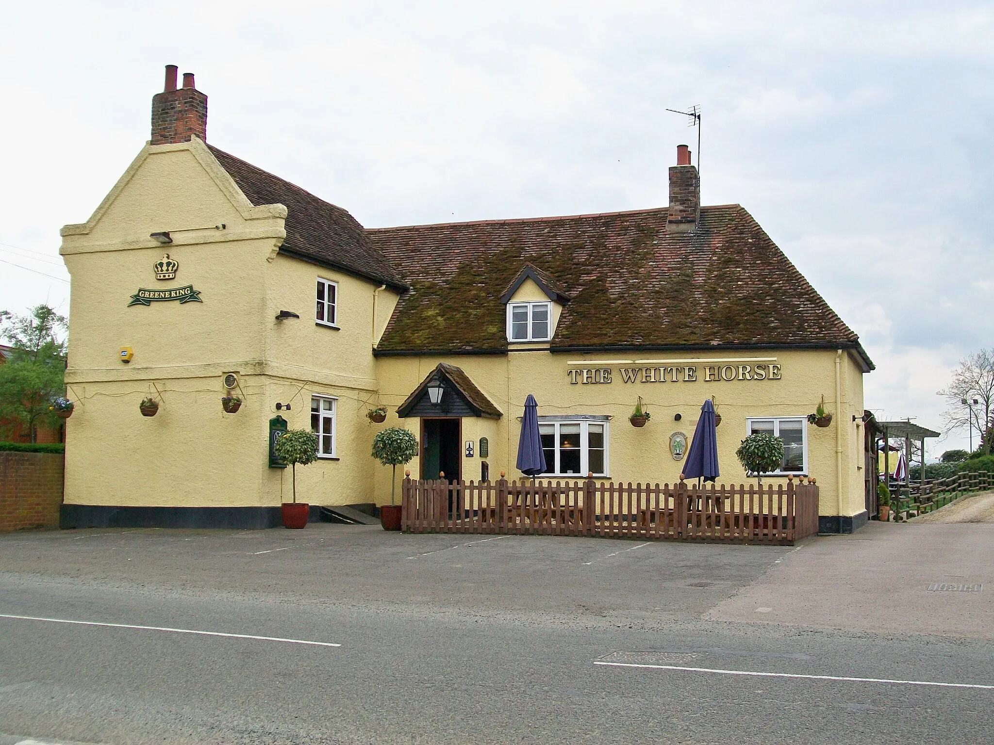 Photo showing: The White Horse pub in Broom, Bedfordshire.