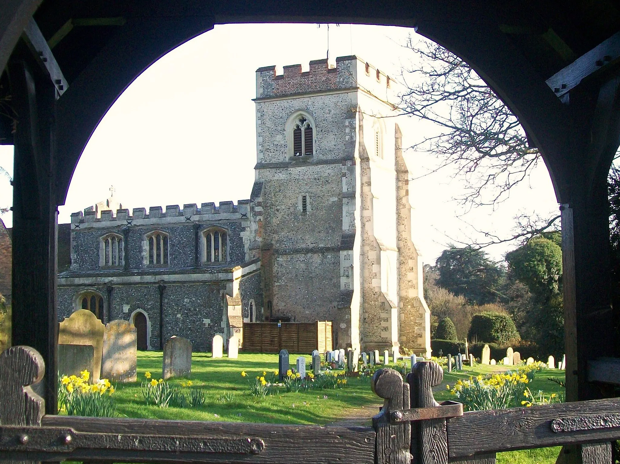 Photo showing: St Mary's church, King's Walden, Hertfordshire, 23 March 2011. Framed by the lychgate. I thought this was an interesting composition.

A Grade I listed building.