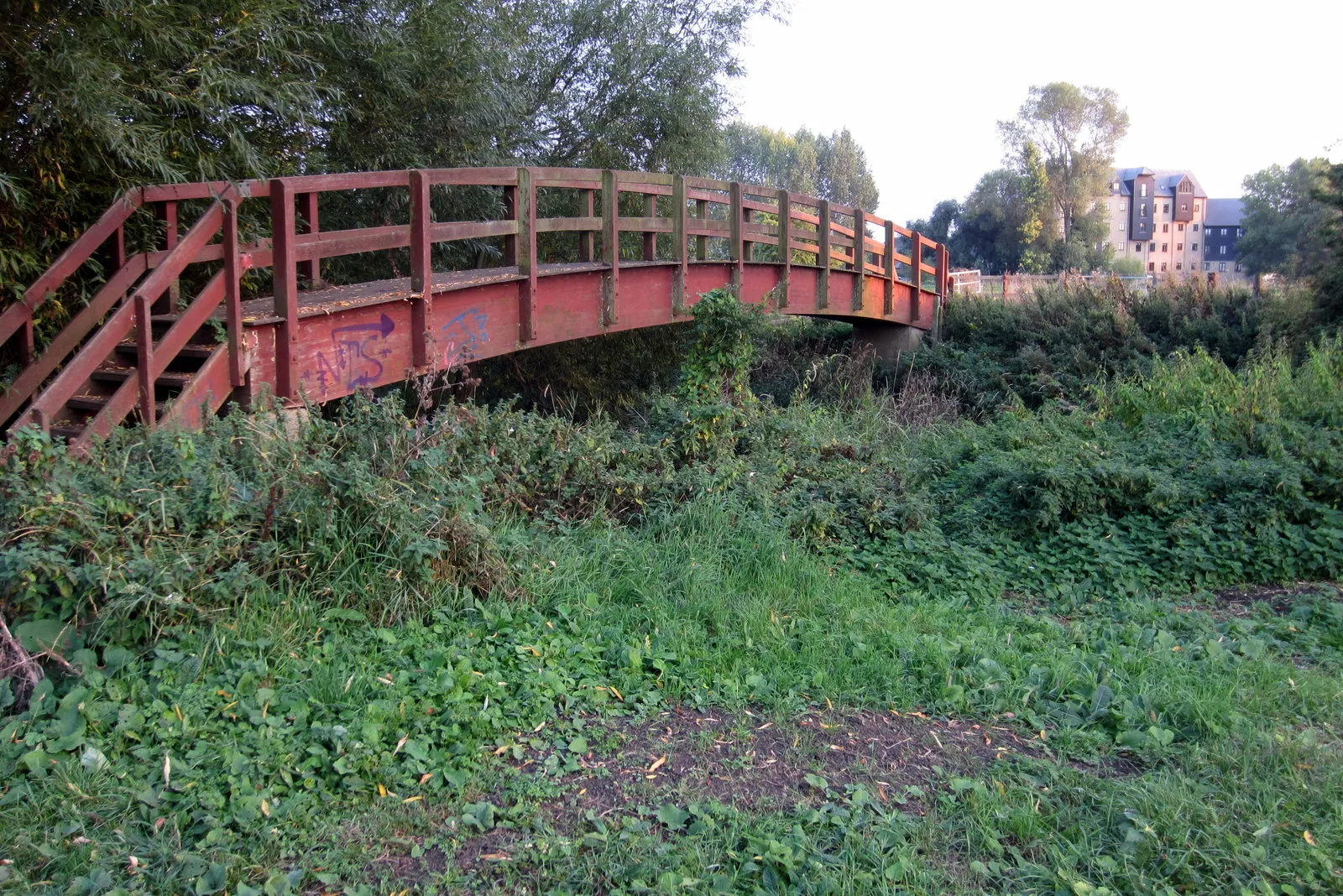 Photo showing: Footbridge on the path to Kempston
