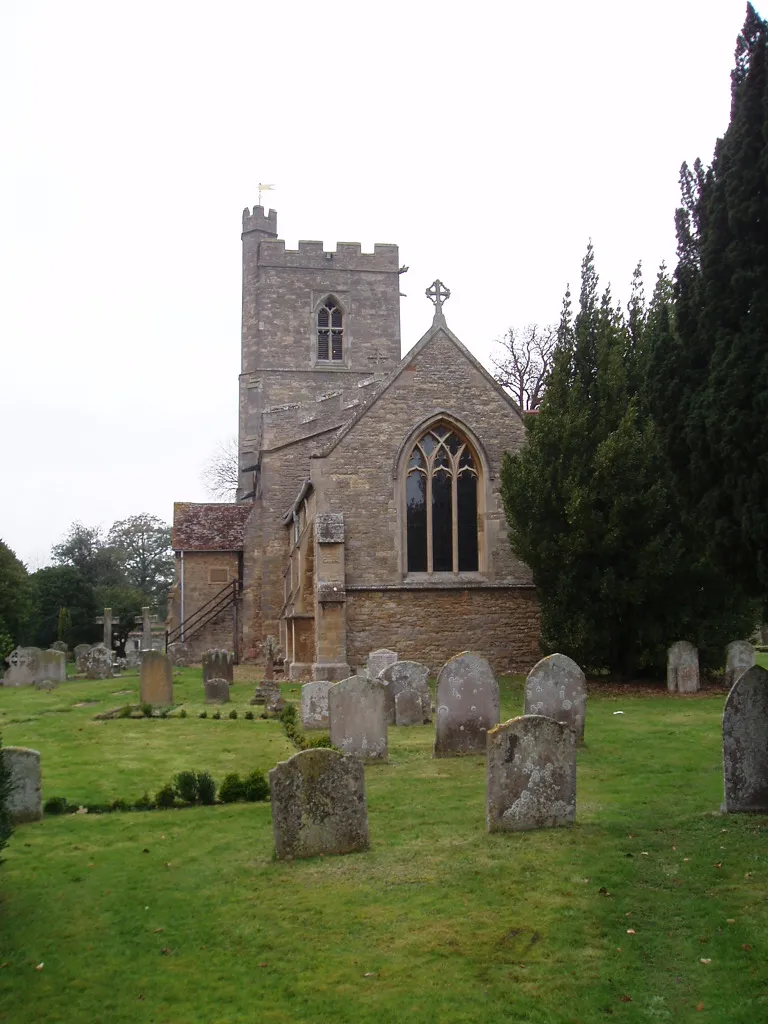 Photo showing: Bromham church From the east