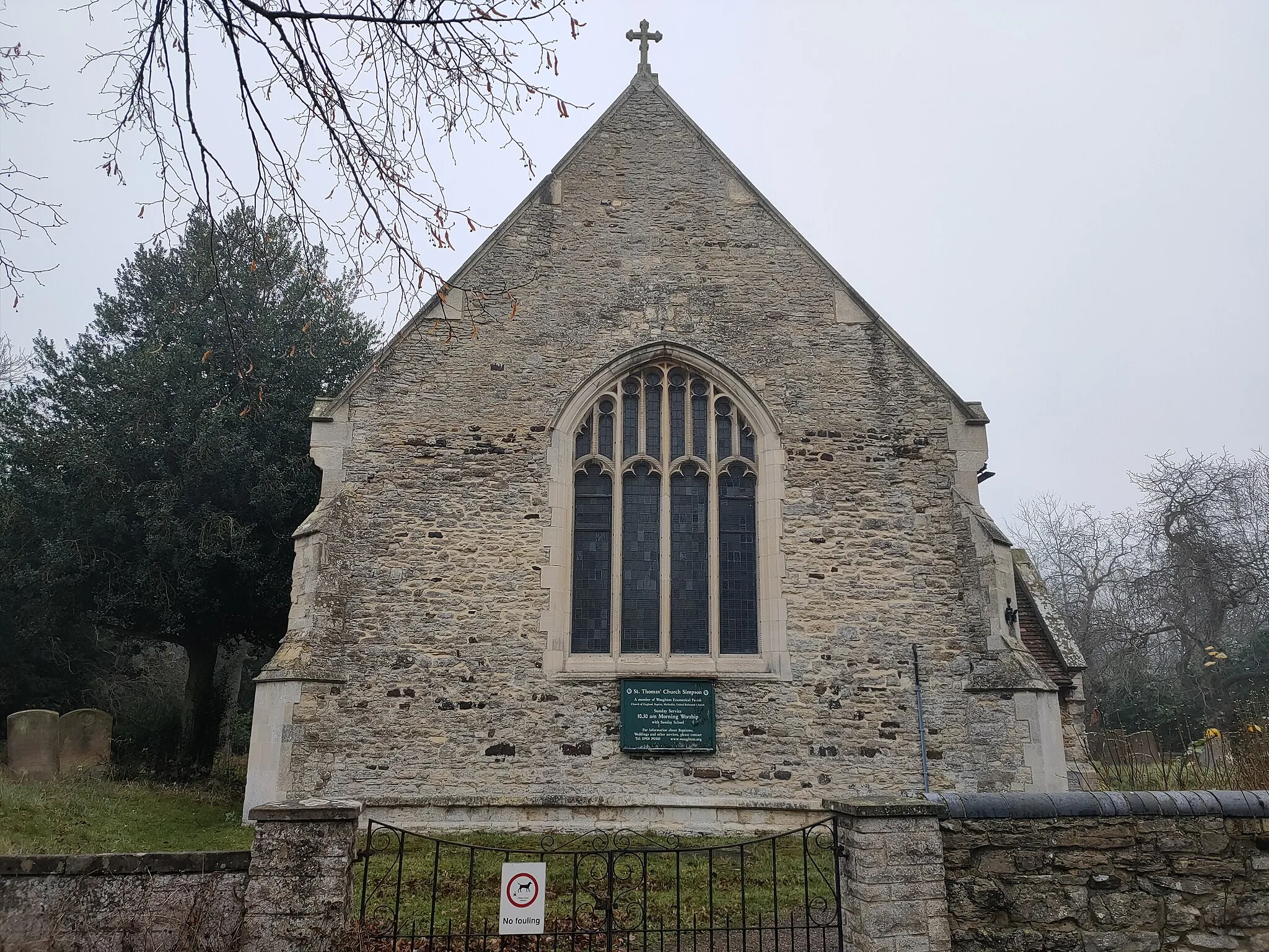 Photo showing: Simpson village church, Milton Keynes, Ecumenical Church of St Thomas the Apostle