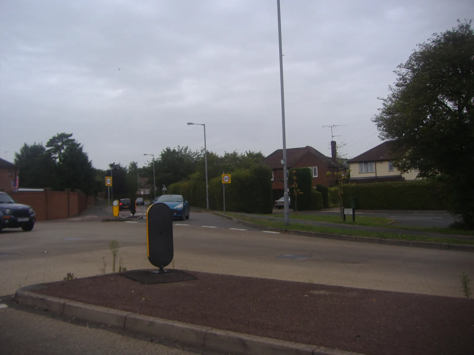 Photo showing: Junction of Barton Road and Weybourne Drive
