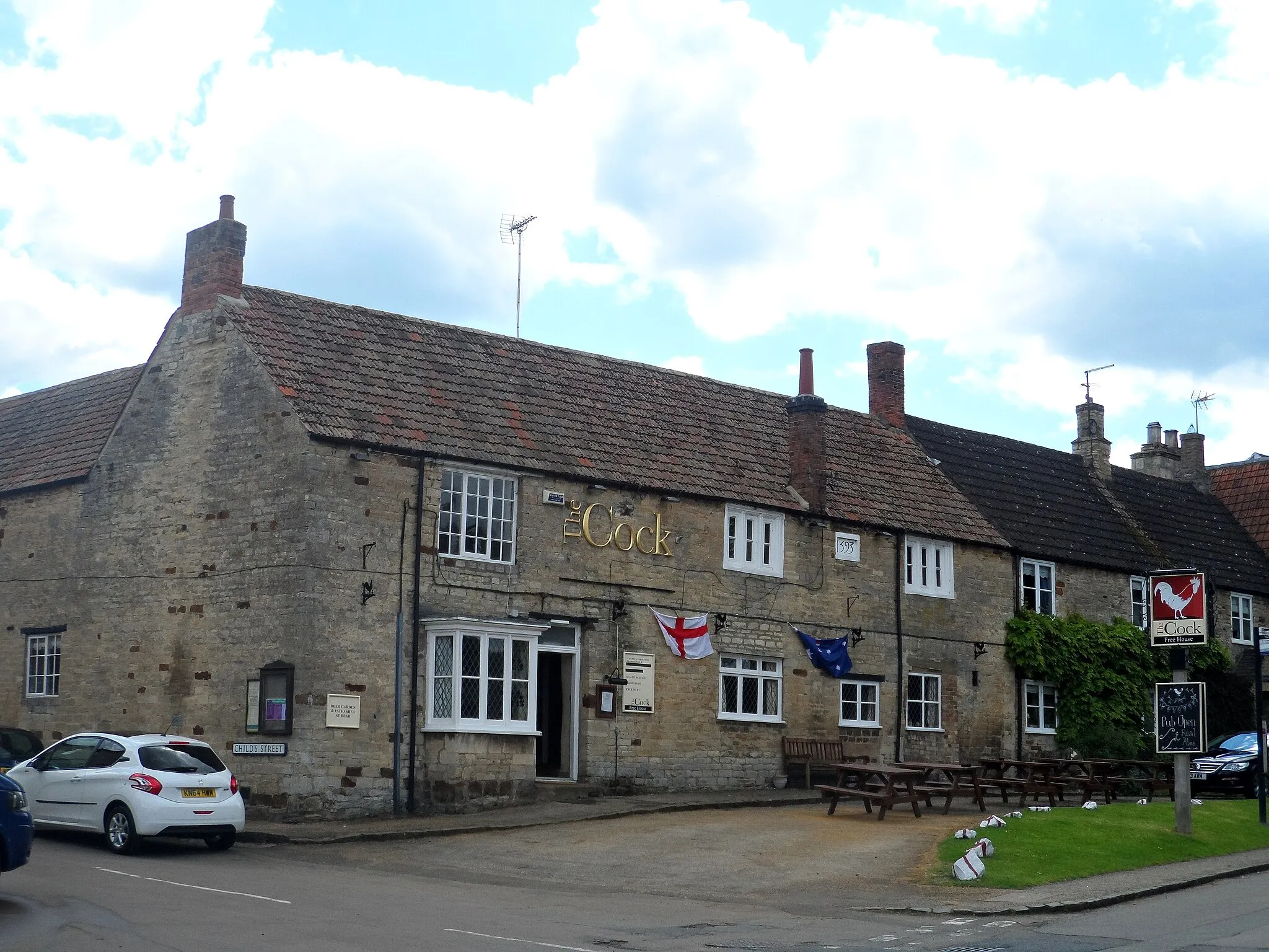 Photo showing: The Cock pub, Denford