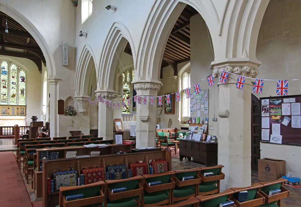 Photo showing: St Mary, Eaton Bray - South arcade