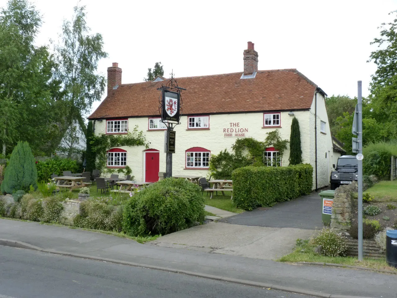 Photo showing: The Red Lion, Chalgrove