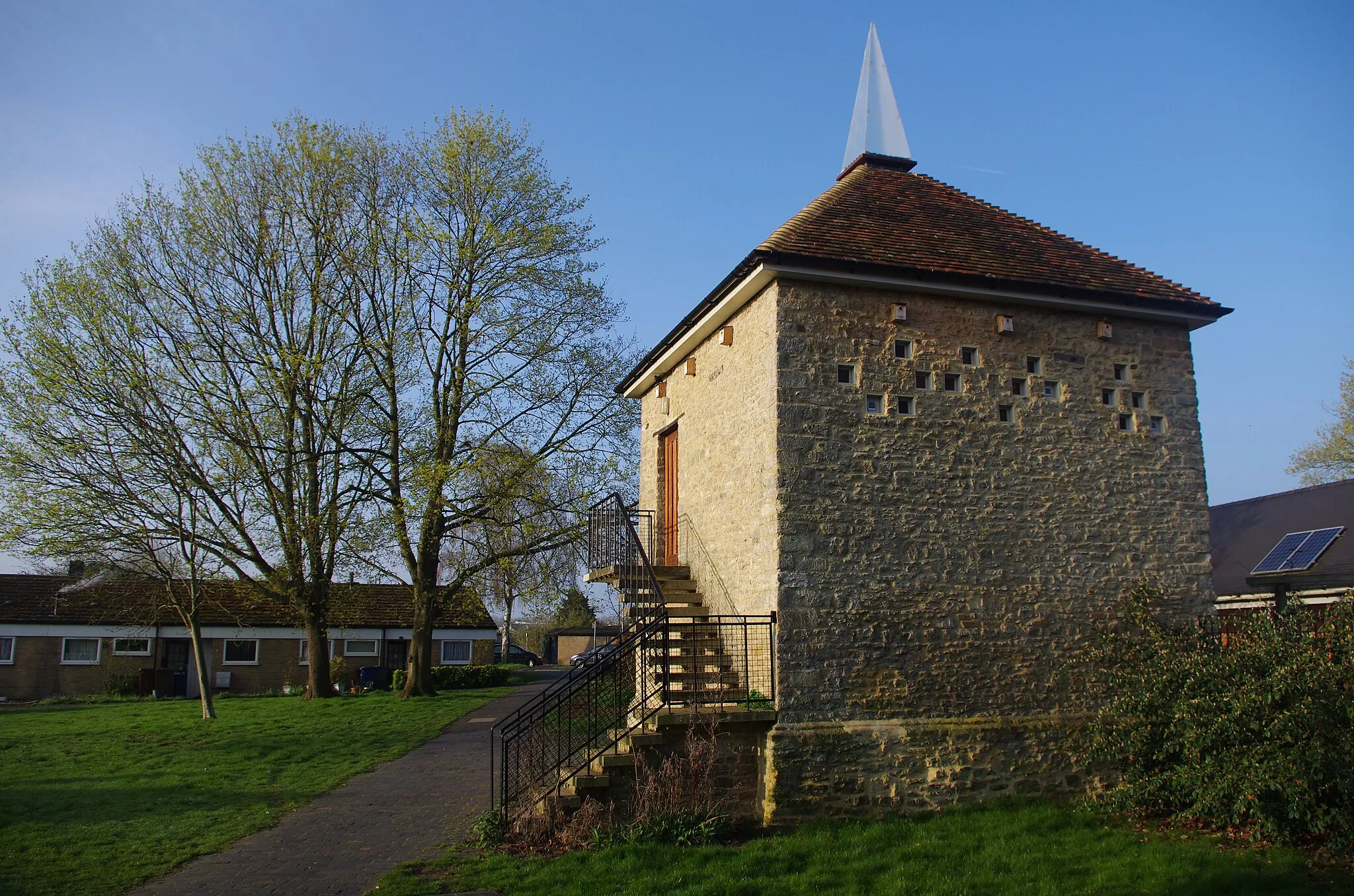 Photo showing: Dovecote in Old Place Yard, Bicester