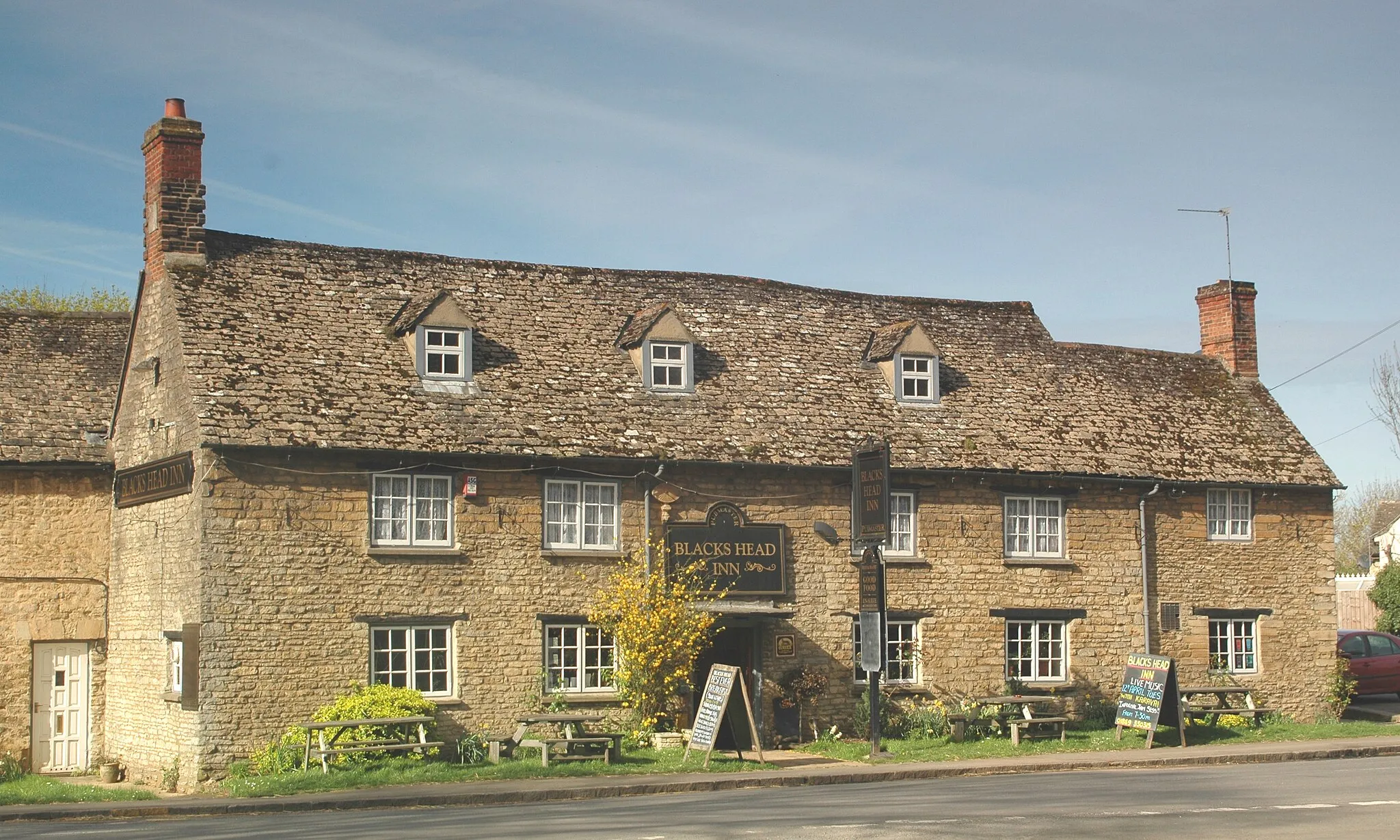 Photo showing: The Blacks Head public house, Bletchingdon, Oxfordshire