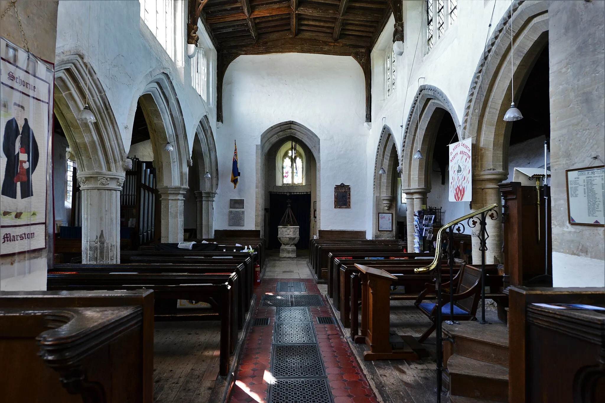 Photo showing: North Marston, St. Mary's Church: The nave from the chancel arch
