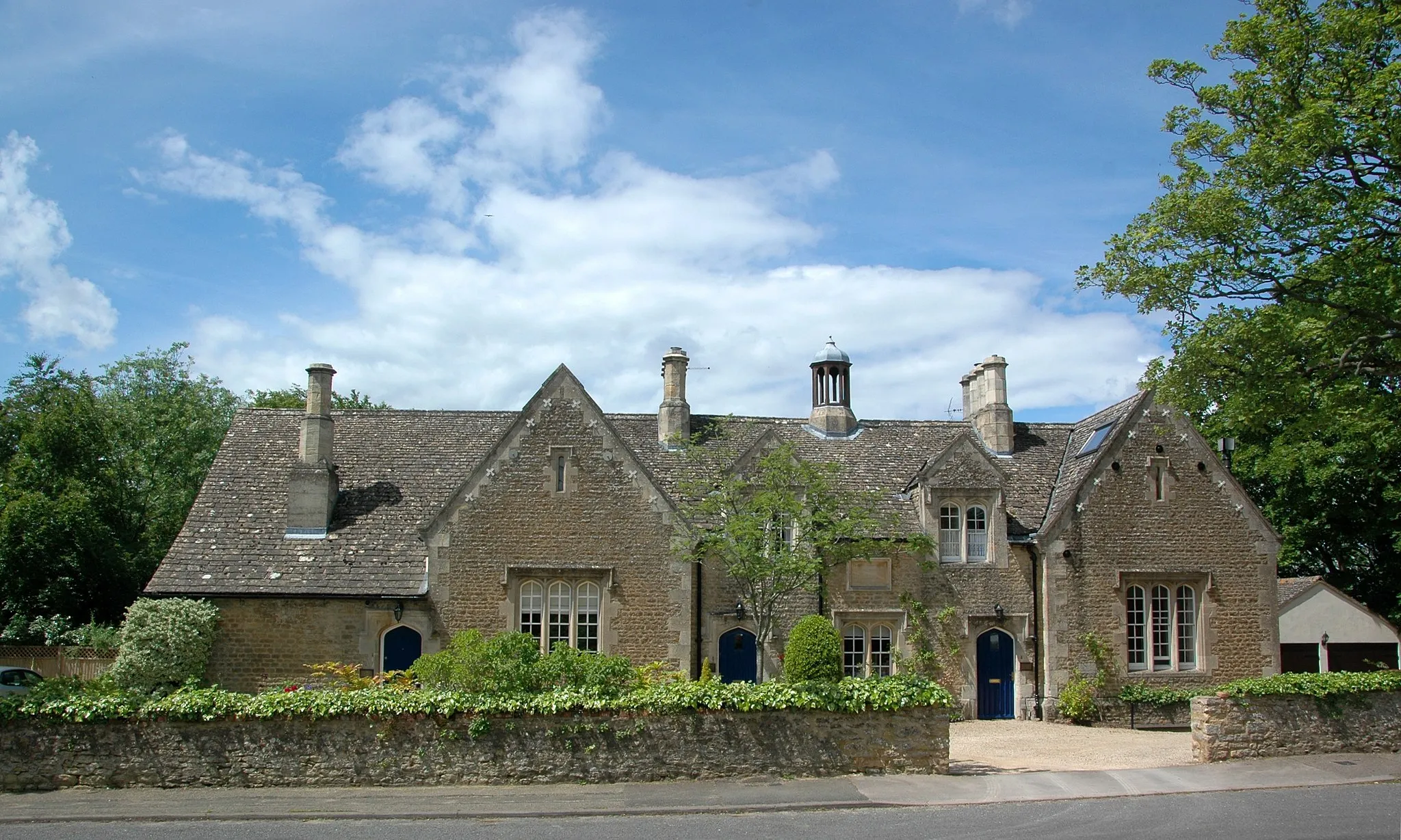 Photo showing: Former parish school at Garsington, Oxfordshire, built in 1840