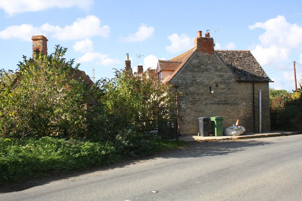 Photo showing: 'Tumbledown Cottage', Cumnor Hill