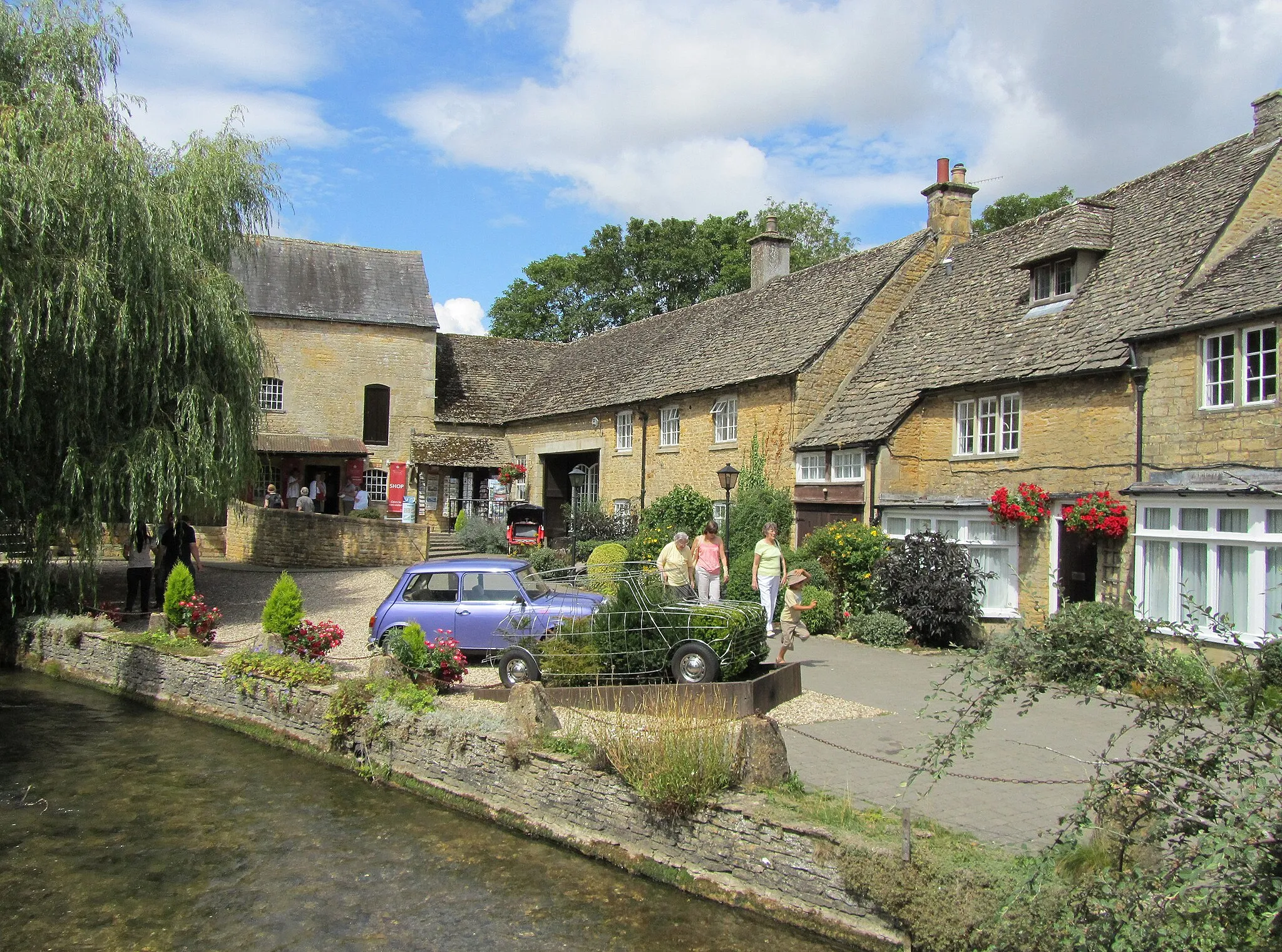 Photo showing: Bourton-on-the-Water
