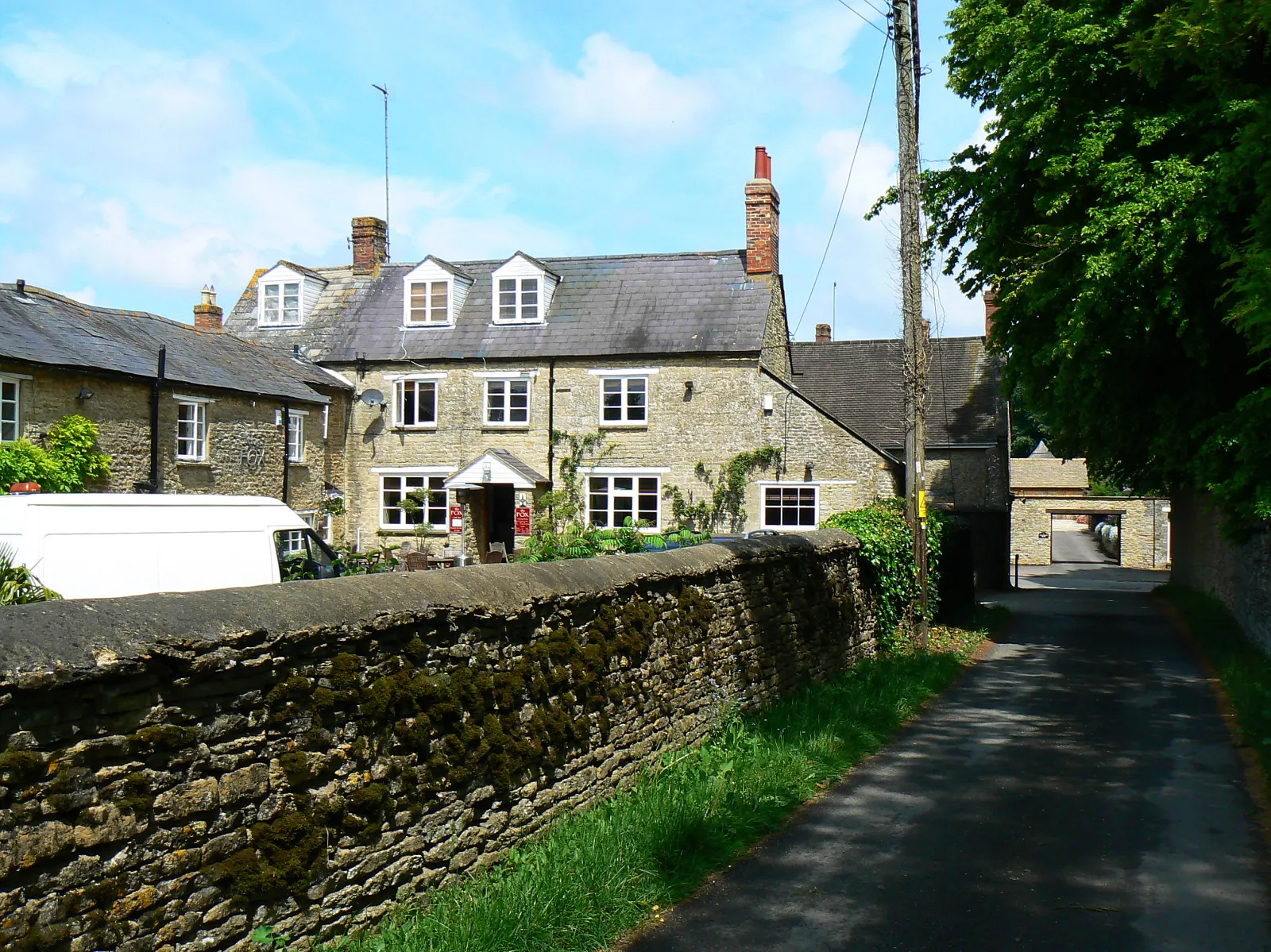 Photo showing: The Fox public house, Fox Lane, Souldern