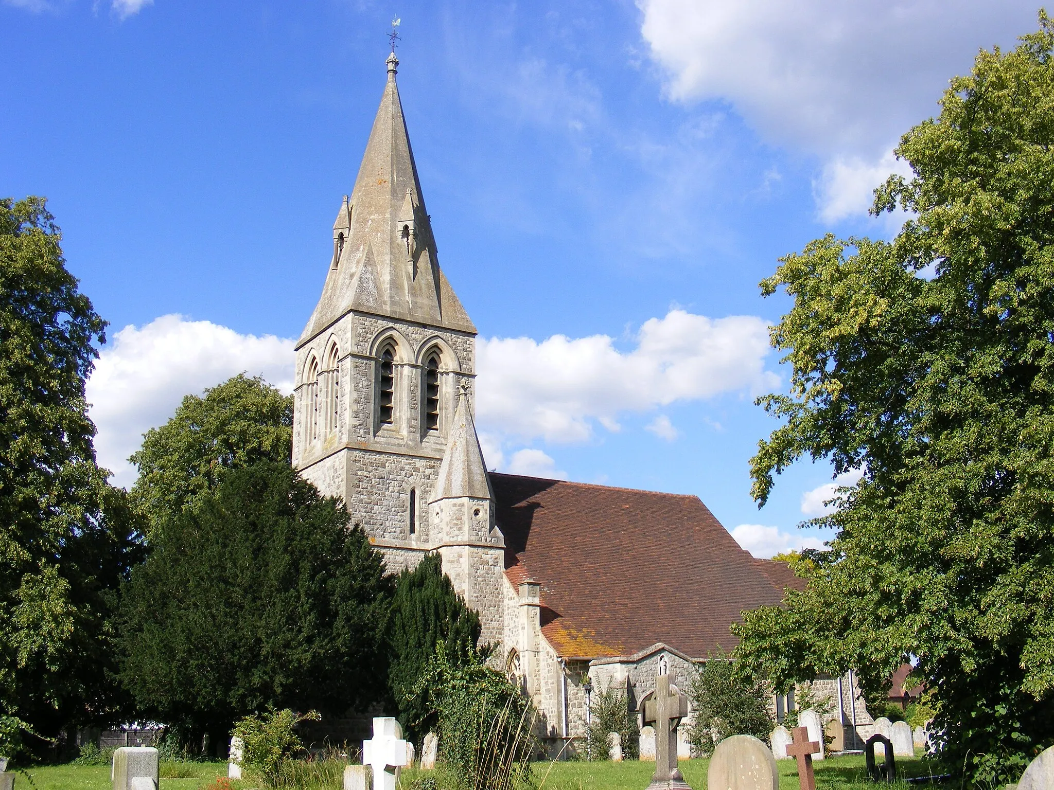 Photo showing: St Andrew's parish church, Wraysbury, Berkshire (formerly Buckinghamshire) seen from south-southwest