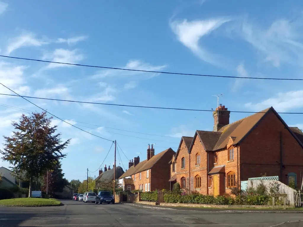 Photo showing: Houses in Chackmore