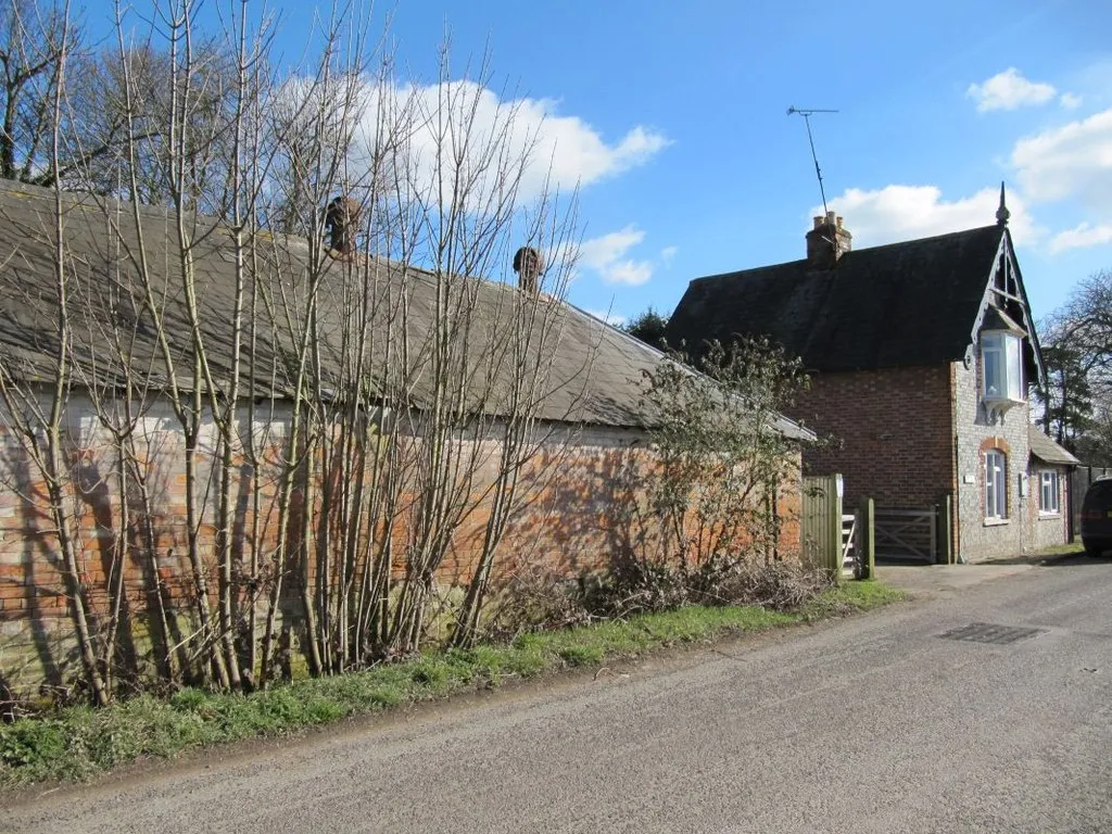 Photo showing: Barn by the Pheasantry. View of the Barn which is by the Pheasantry Crowmarsh. 1766110