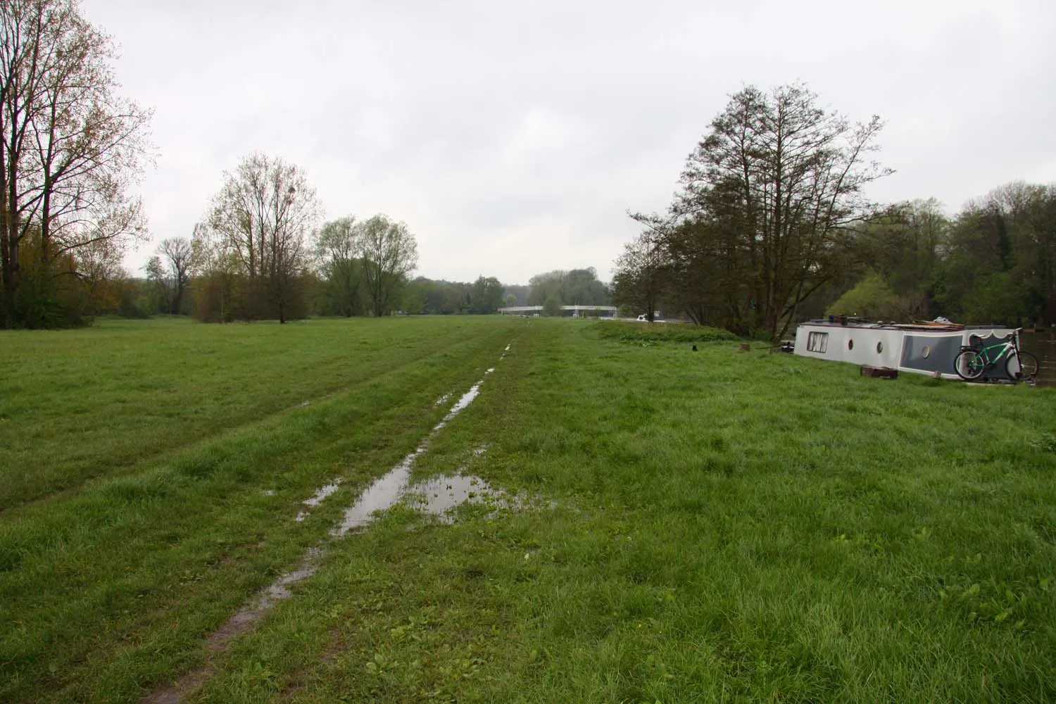 Photo showing: A wet Pangbourne Meadow