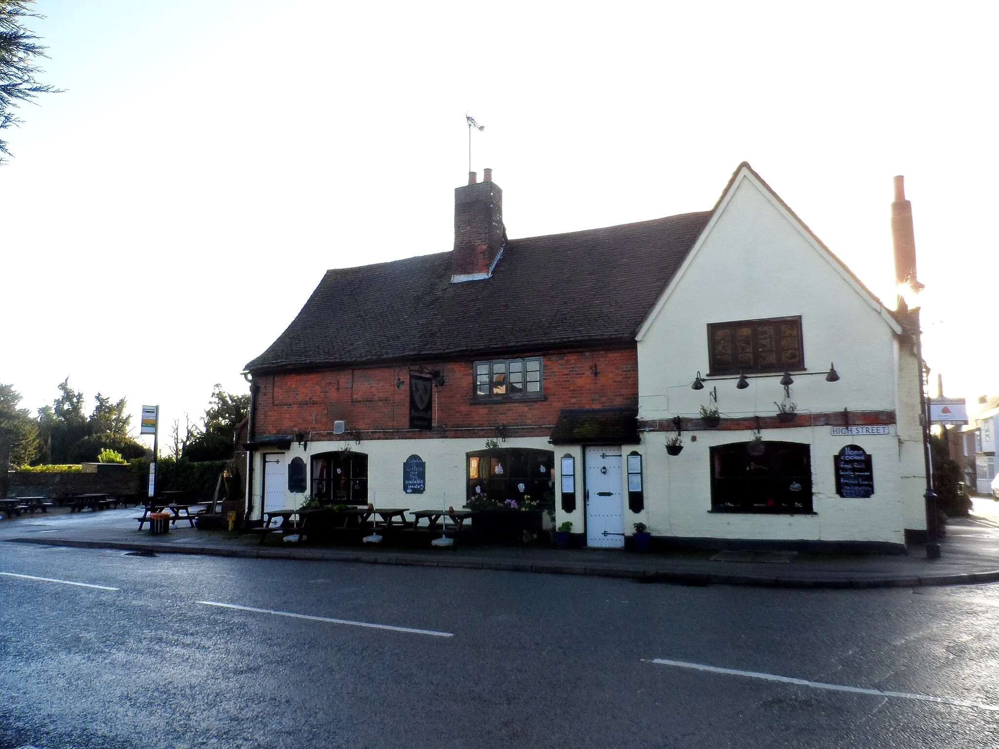 Photo showing: The Three Blackbirds pub, Flamstead