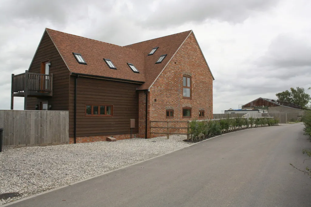 Photo showing: Barn conversion at Bradfield Grove Farm