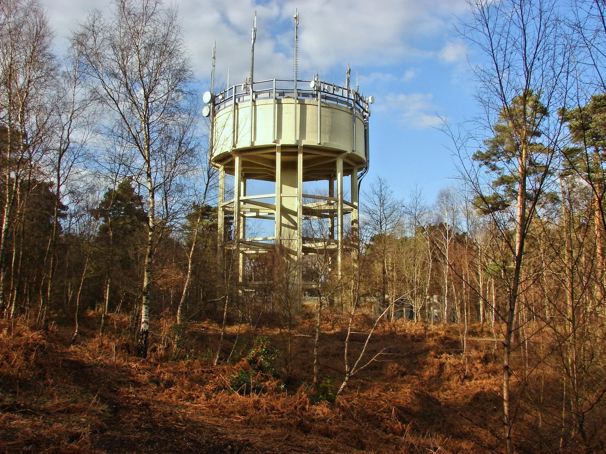 Photo showing: Black Hill water tower