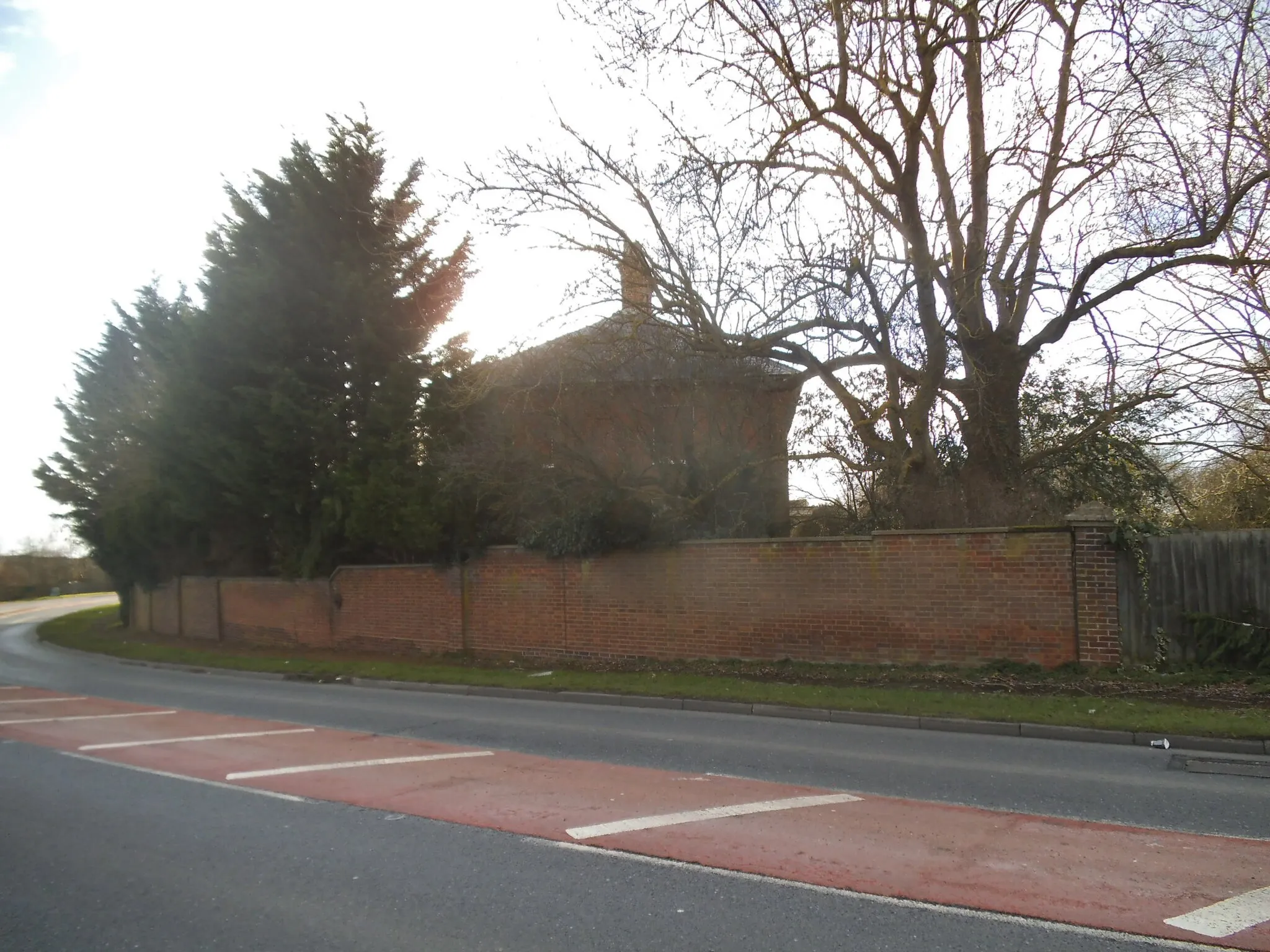 Photo showing: Bend on the A418, Rowsham