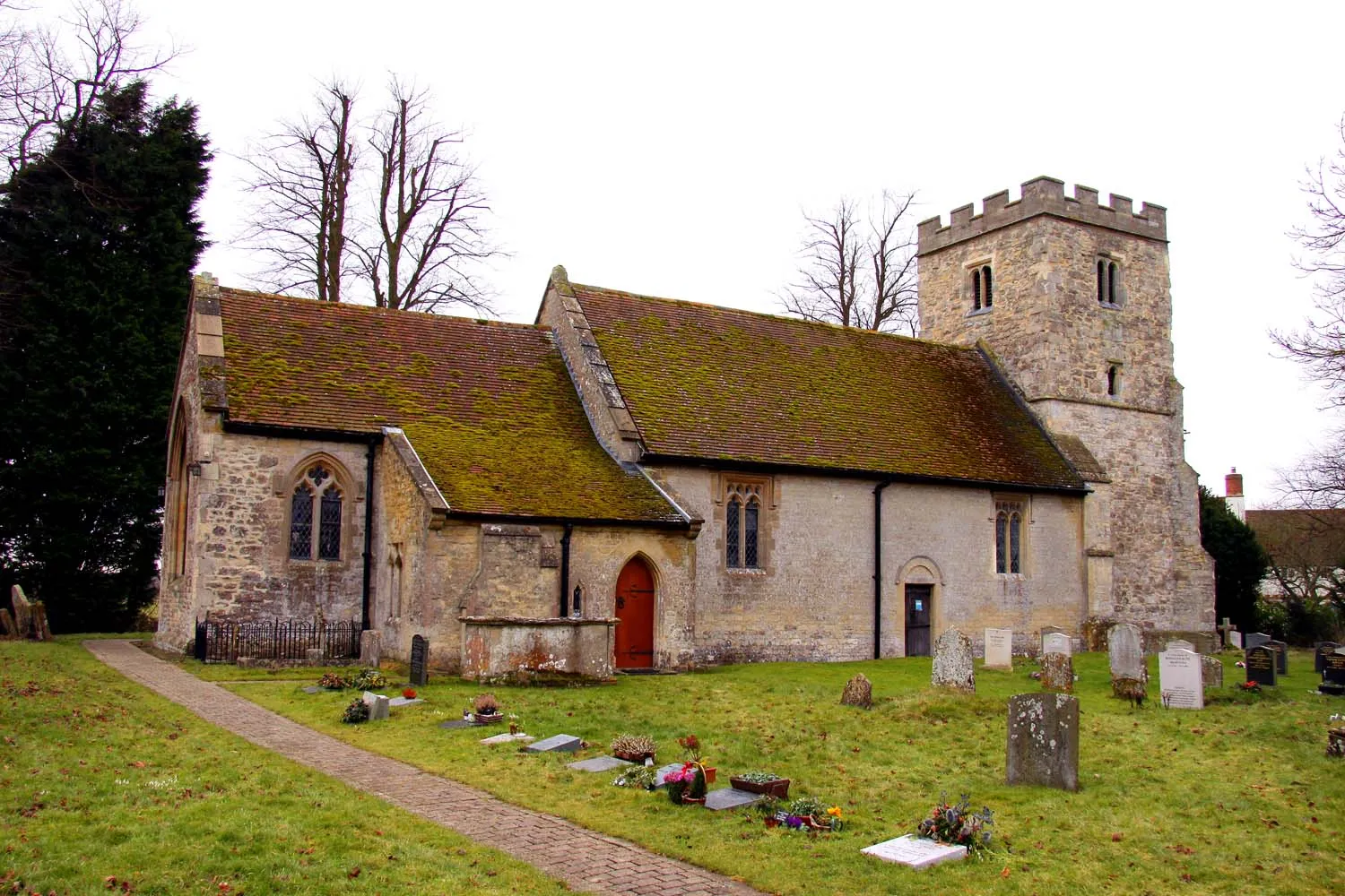 Photo showing: SS Peter and Paul parish church, Worminghall, Buckinghamshire, seen from the northeast