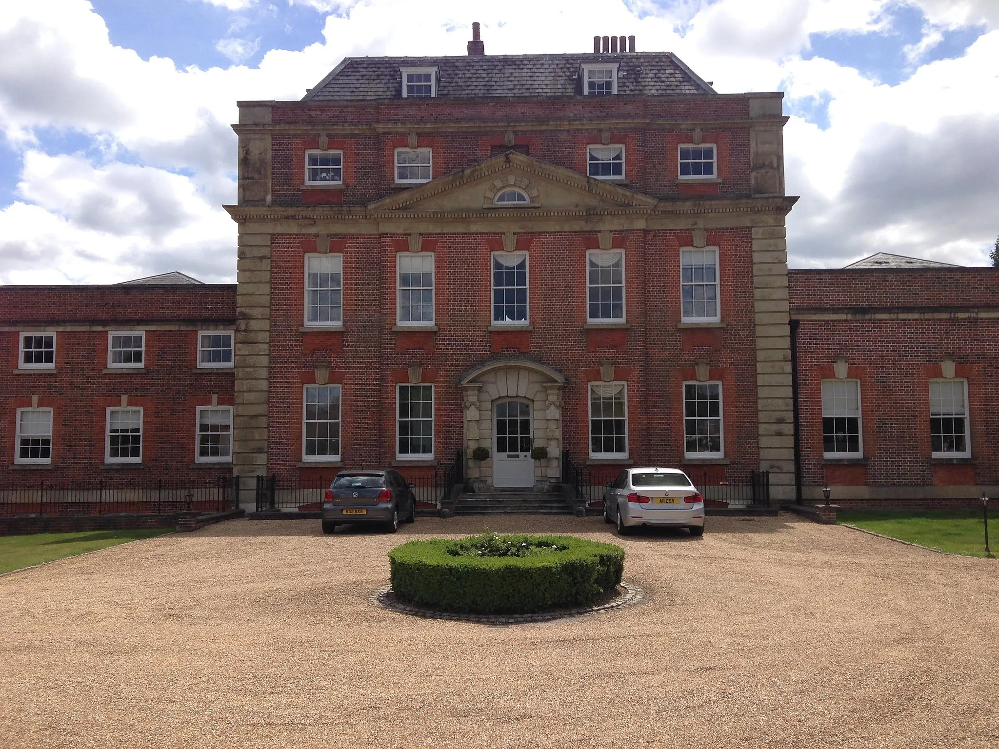 Photo showing: Milford House, Surrey