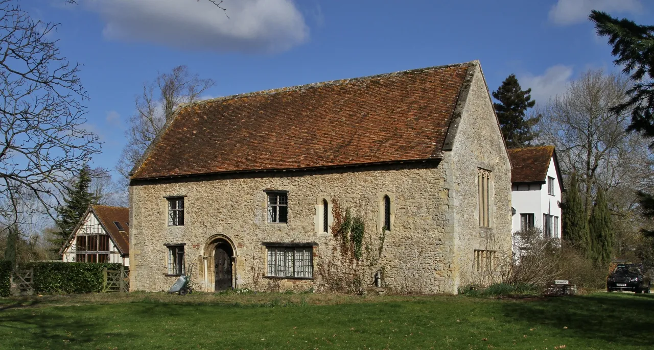 Photo showing: The Norman Hall, Church Street, Sutton Courtenay, Oxfordshire (formerly Berkshire), seen from the south