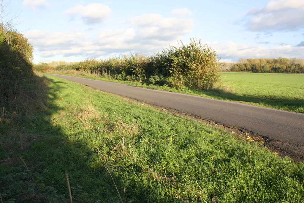 Photo showing: Bainton Road heading for its junction with the B4100