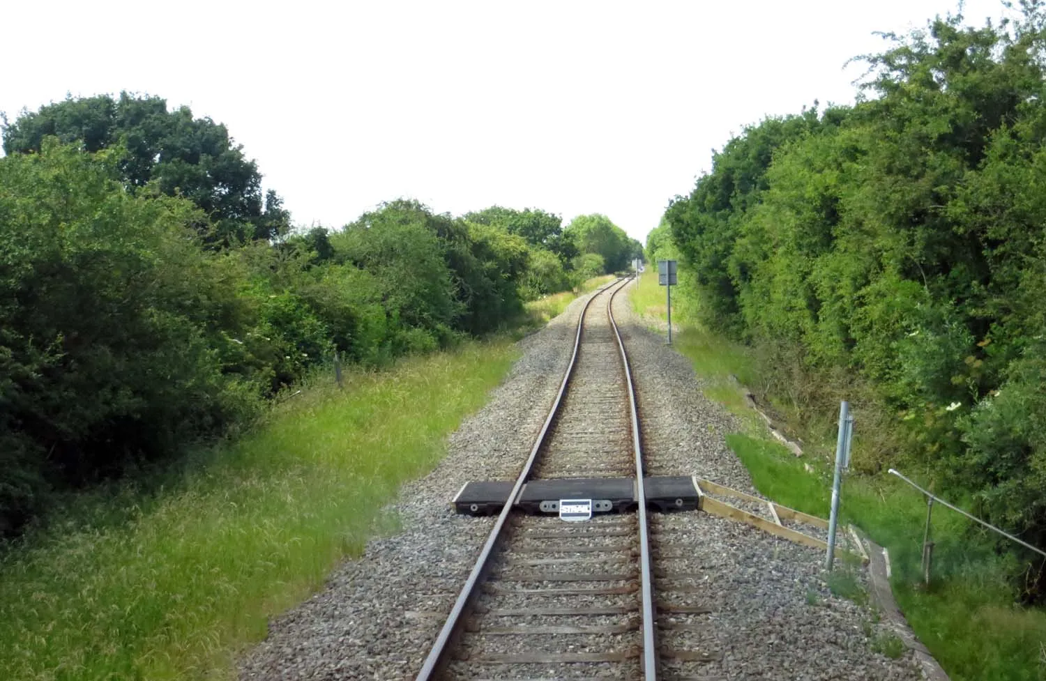 Photo showing: A footpath crosses the line to Bicester