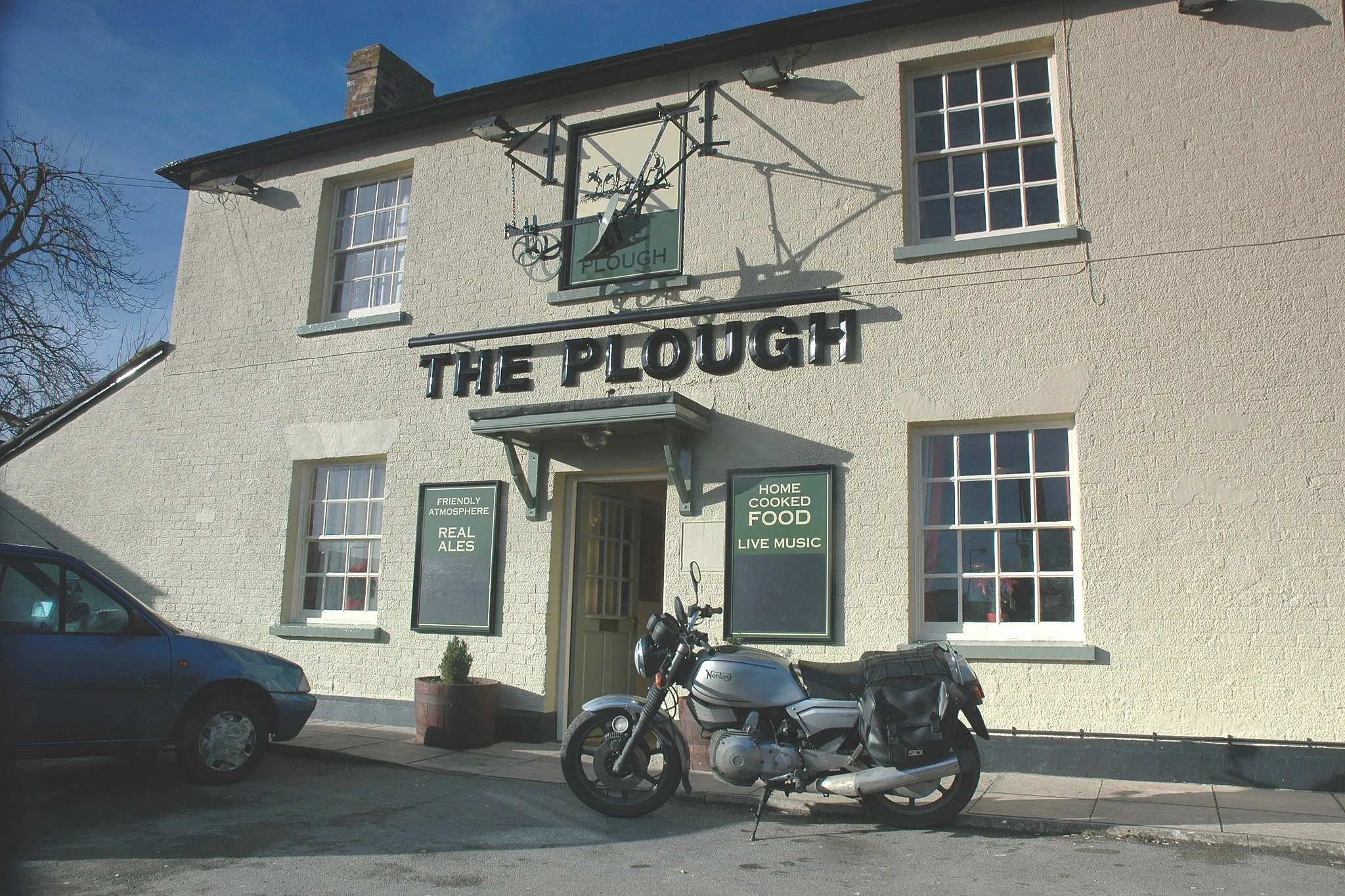 Photo showing: The Plough public house, Lower Arncott, Oxfordshire