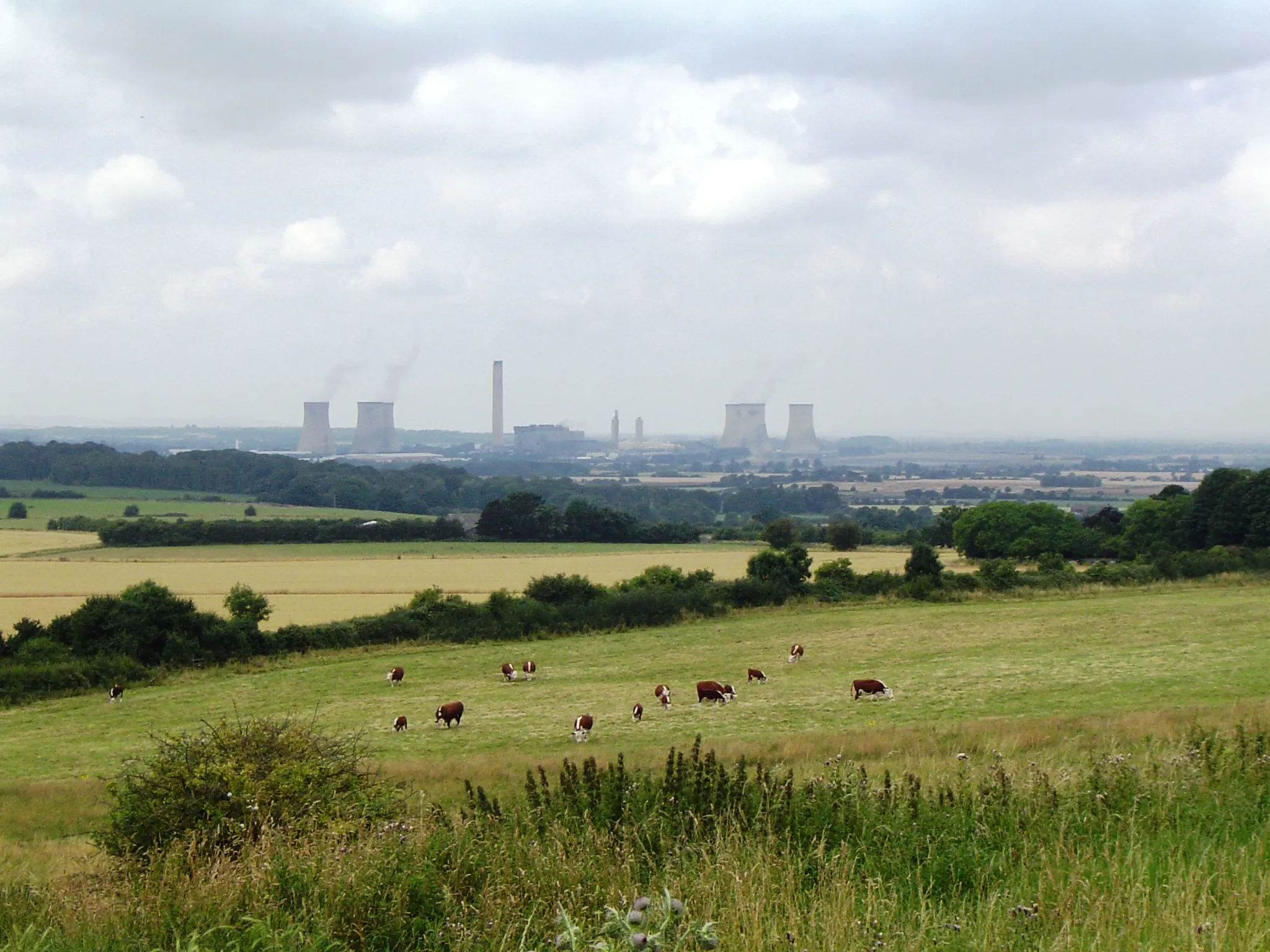 Photo showing: Didcot Power Station from the Wittenham Clumps